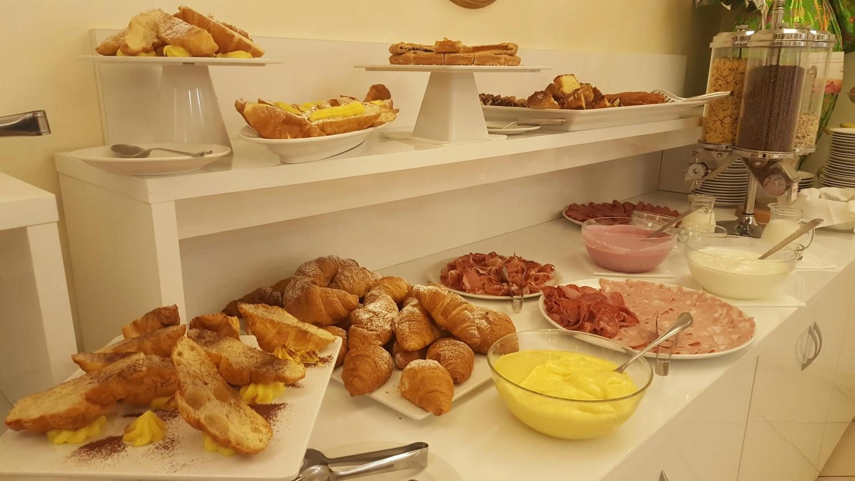 Buffet breakfast in Hotel Gioiosa