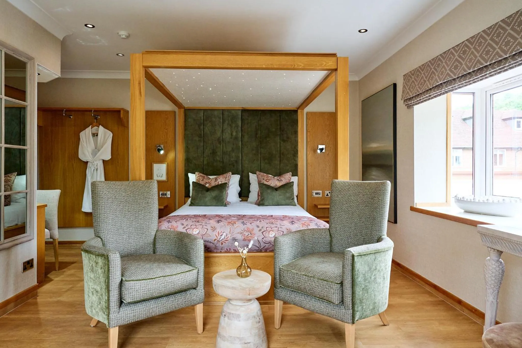 Bedroom, Bed in Fairlawns, Hotel And Spa