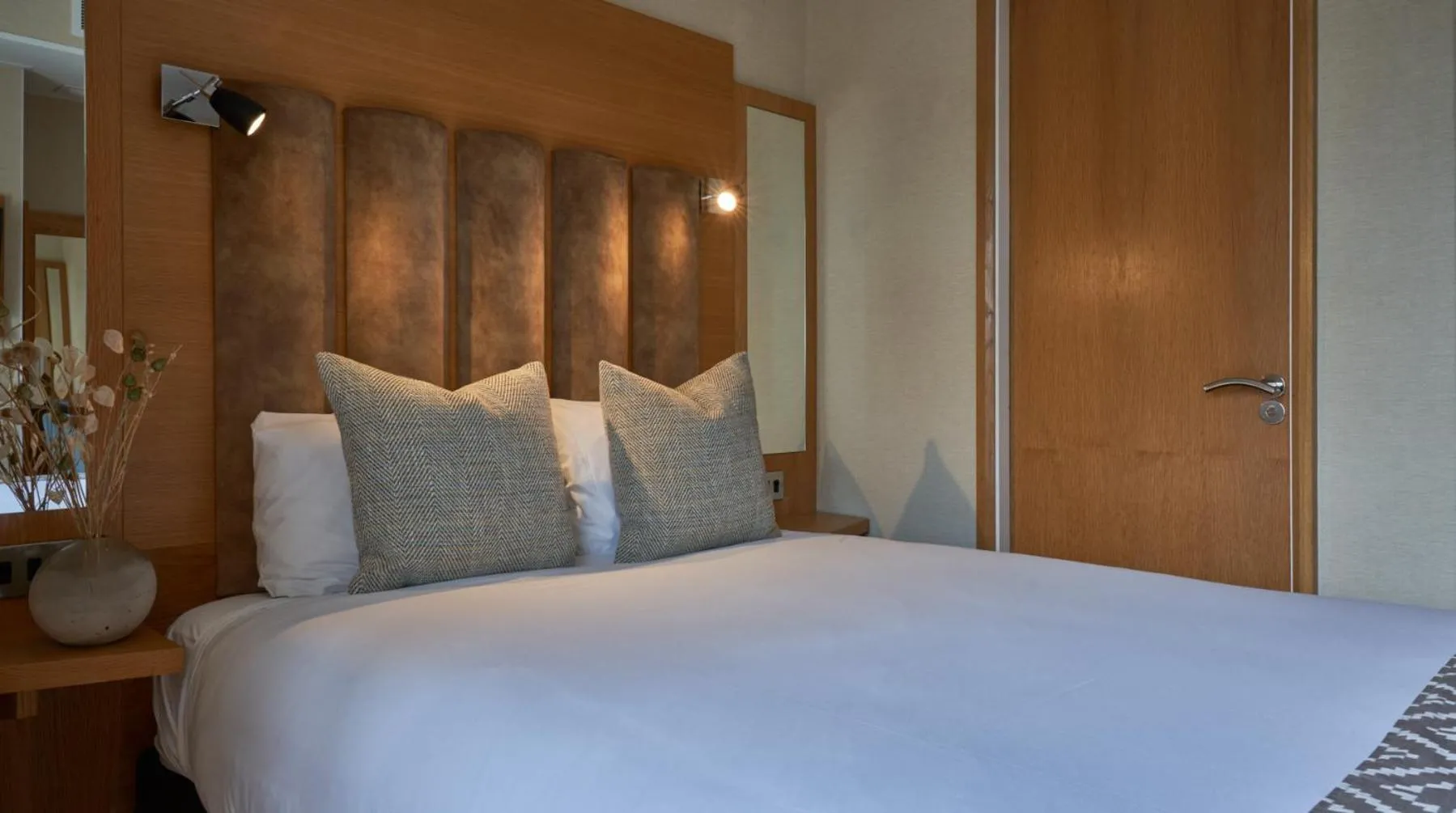 Bedroom, Bed in Fairlawns, Hotel And Spa