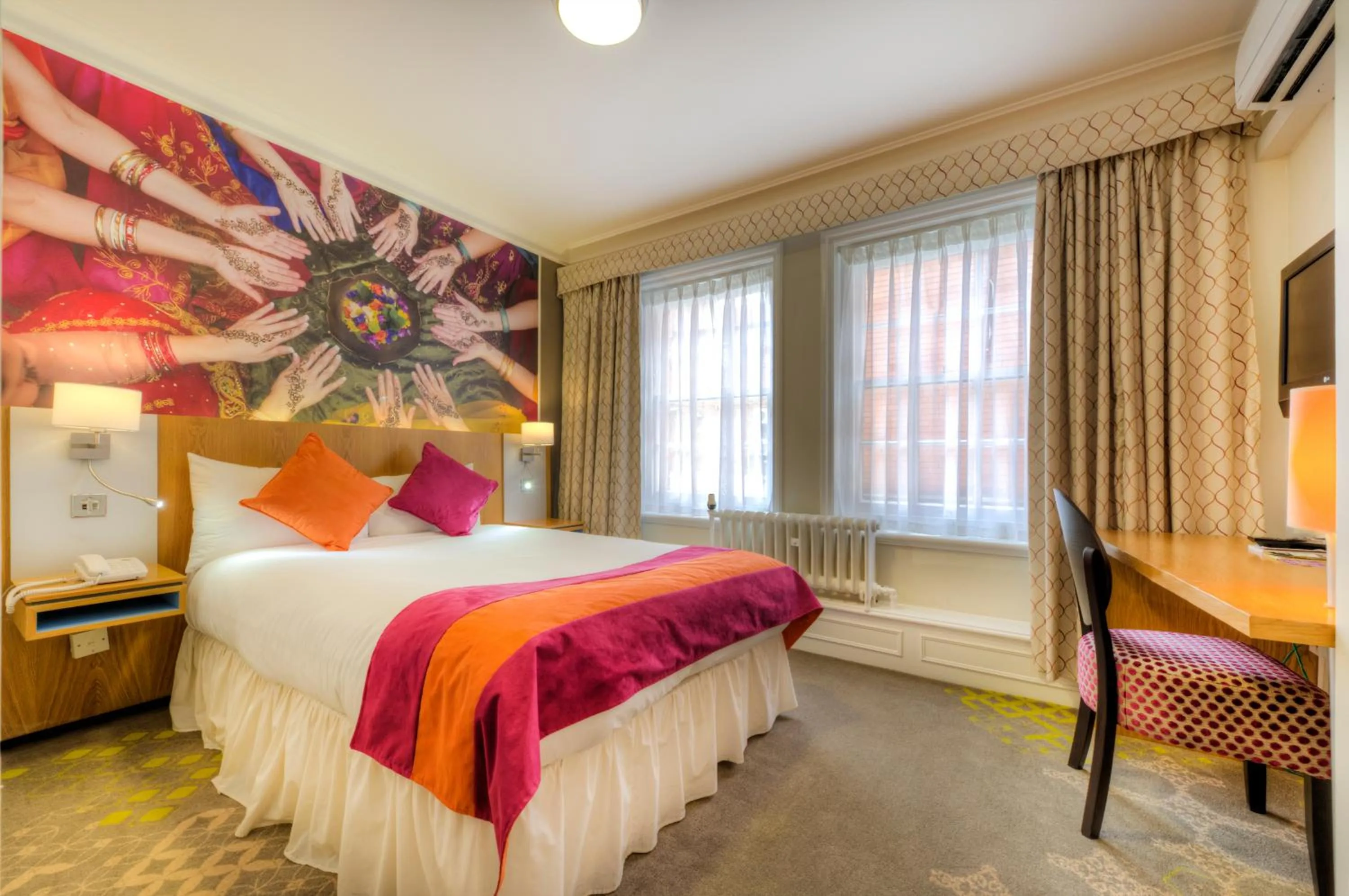 Bedroom in ibis Styles Reading Centre