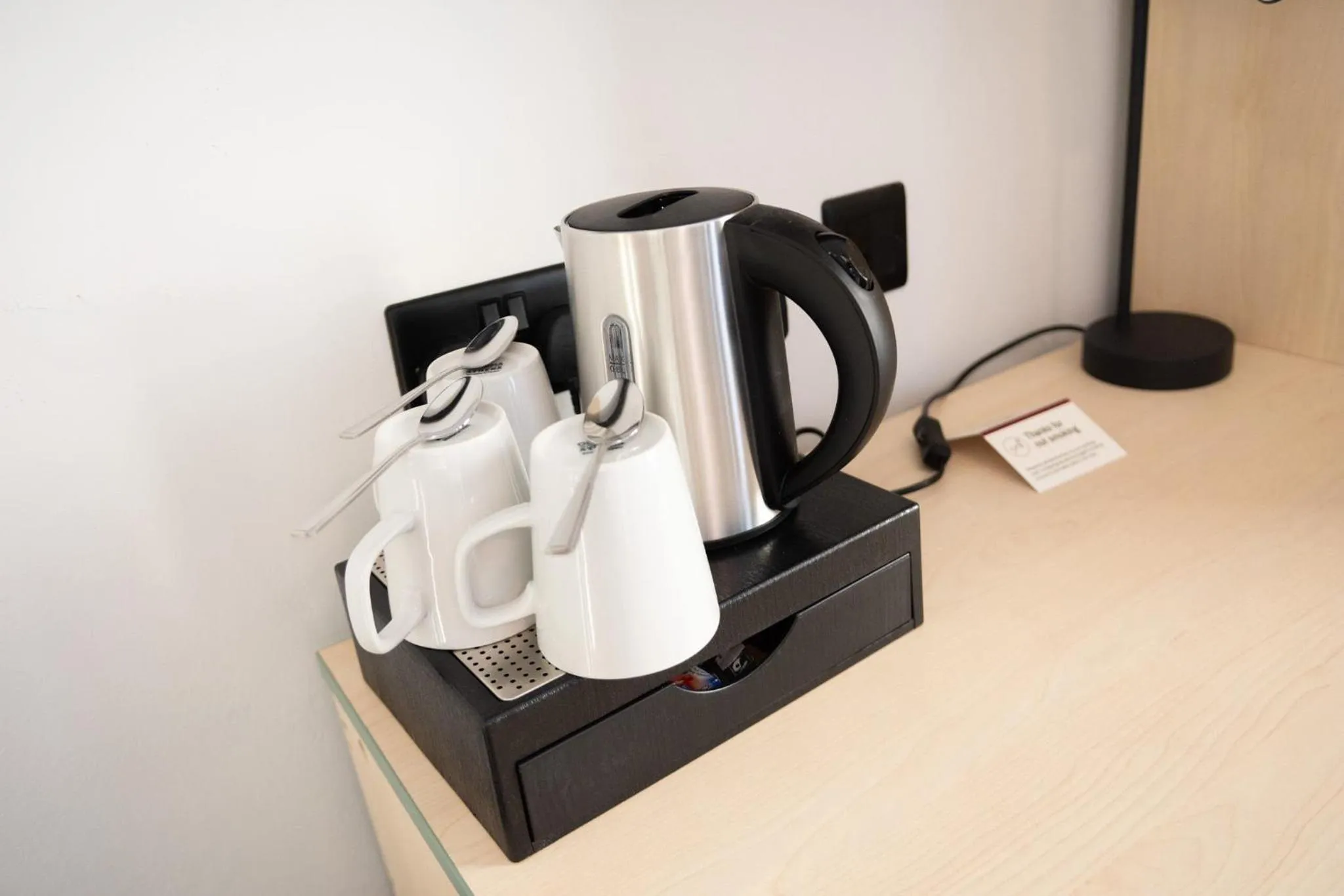 Photo of the whole room in Garner Hotel Reading City Centre, an IHG Hotel