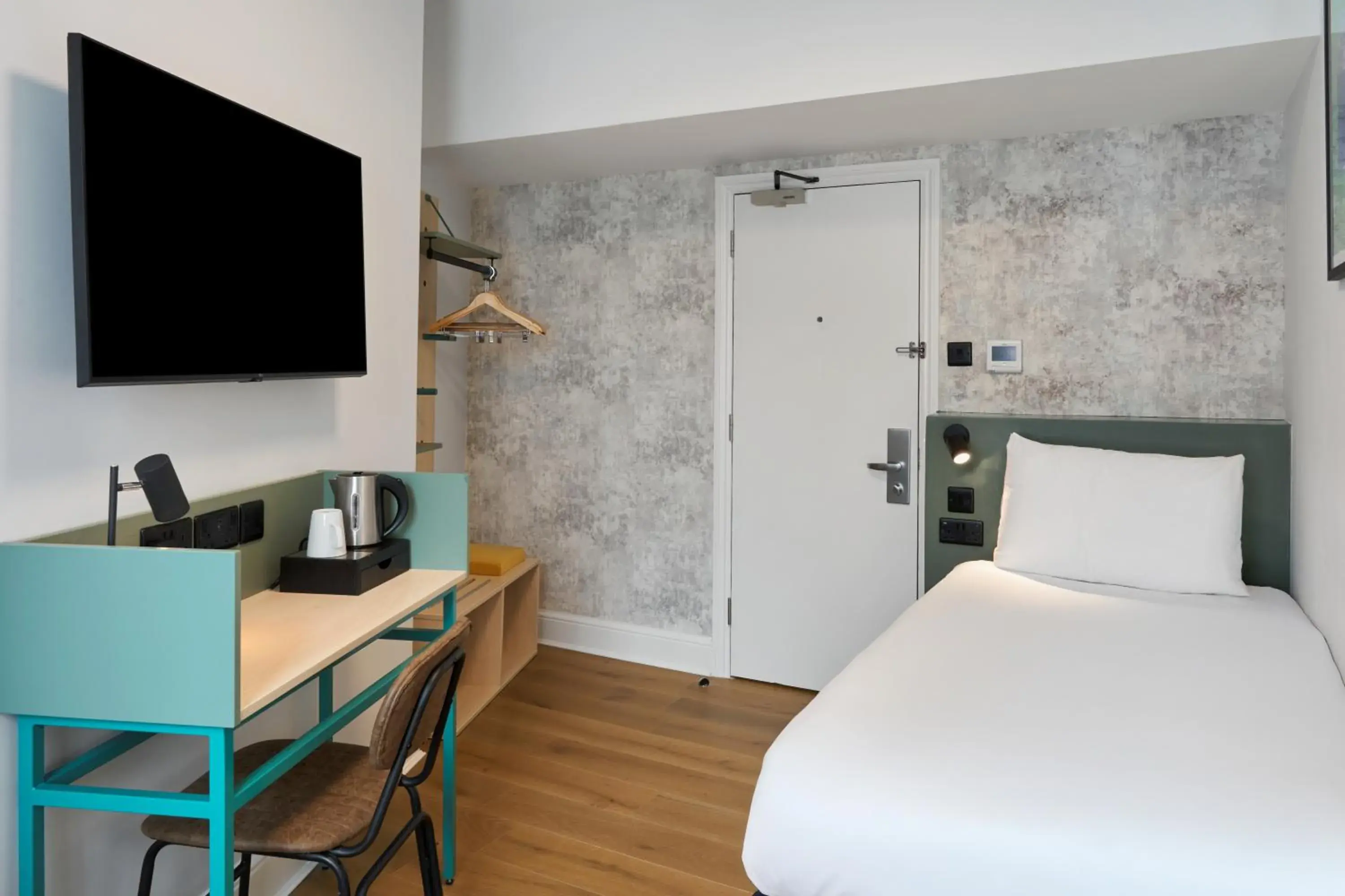 Single Room in Garner Hotel Reading City Centre, an IHG Hotel Single Room in Garner Hotel Reading City Centre, an IHG Hotel