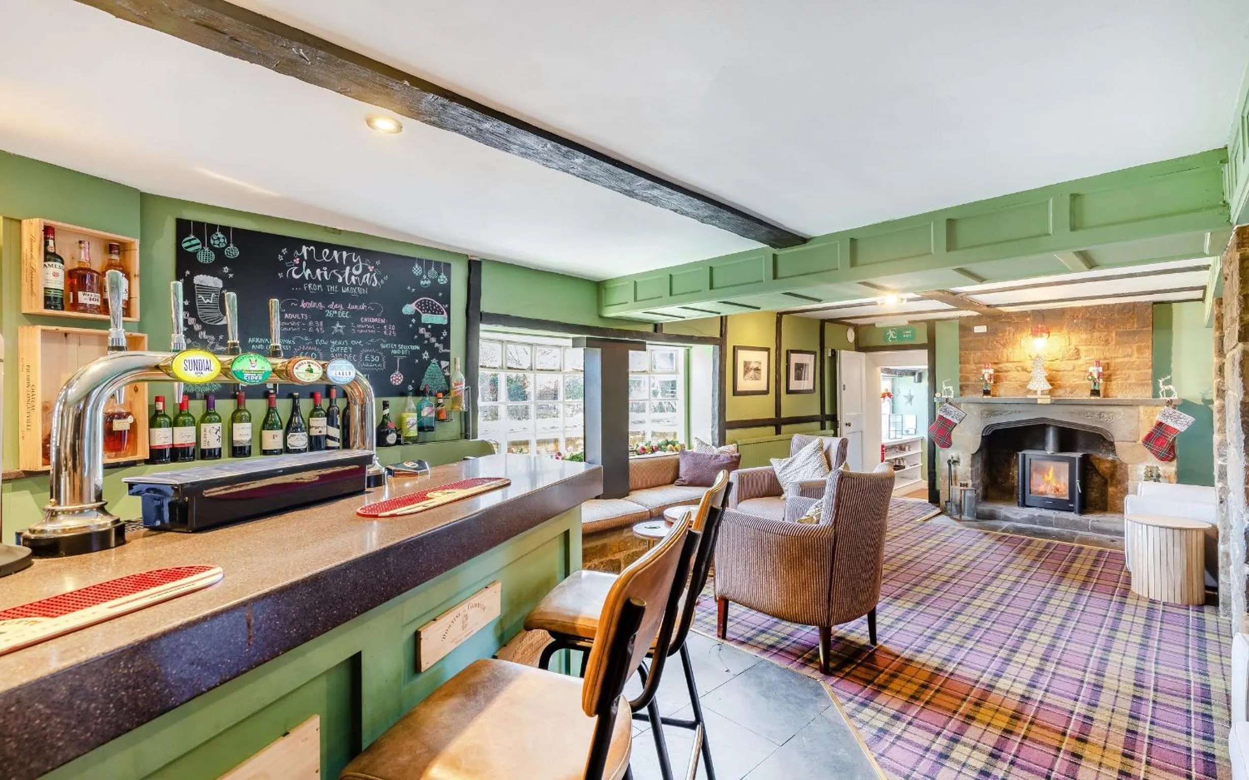 Lounge or bar in Banbury Wroxton House Hotel