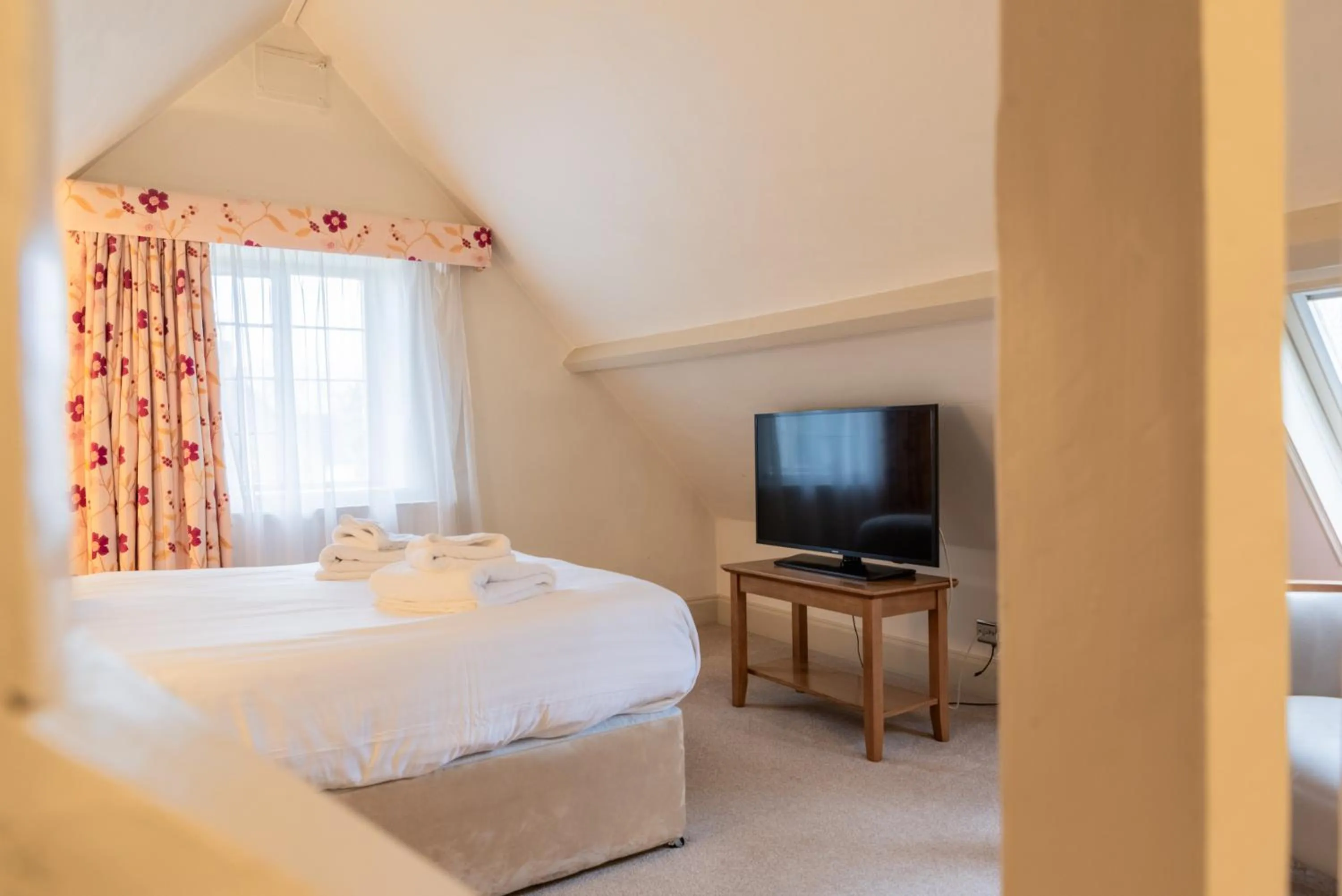 Bedroom, Bed in Banbury Wroxton House Hotel