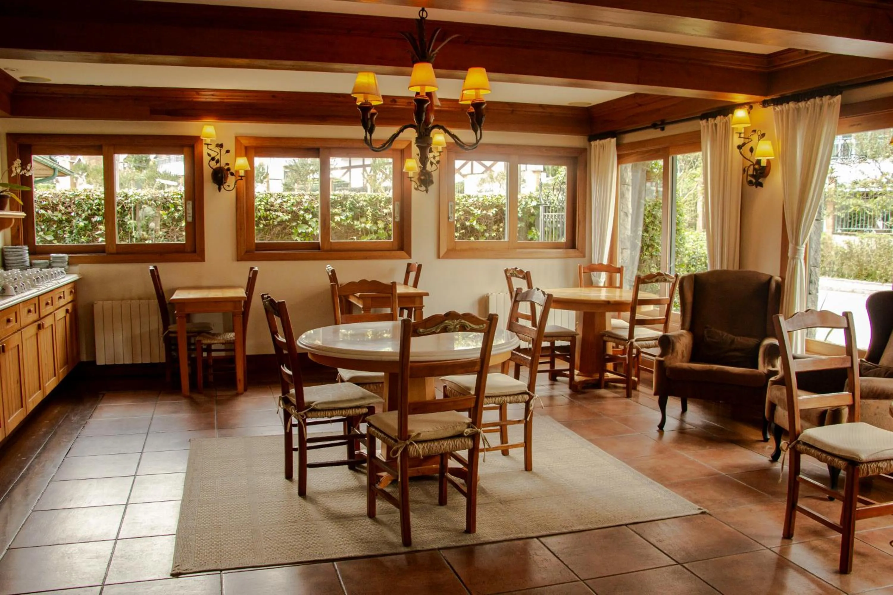 Restaurant/places to eat in Hotel Solar d'Izabel