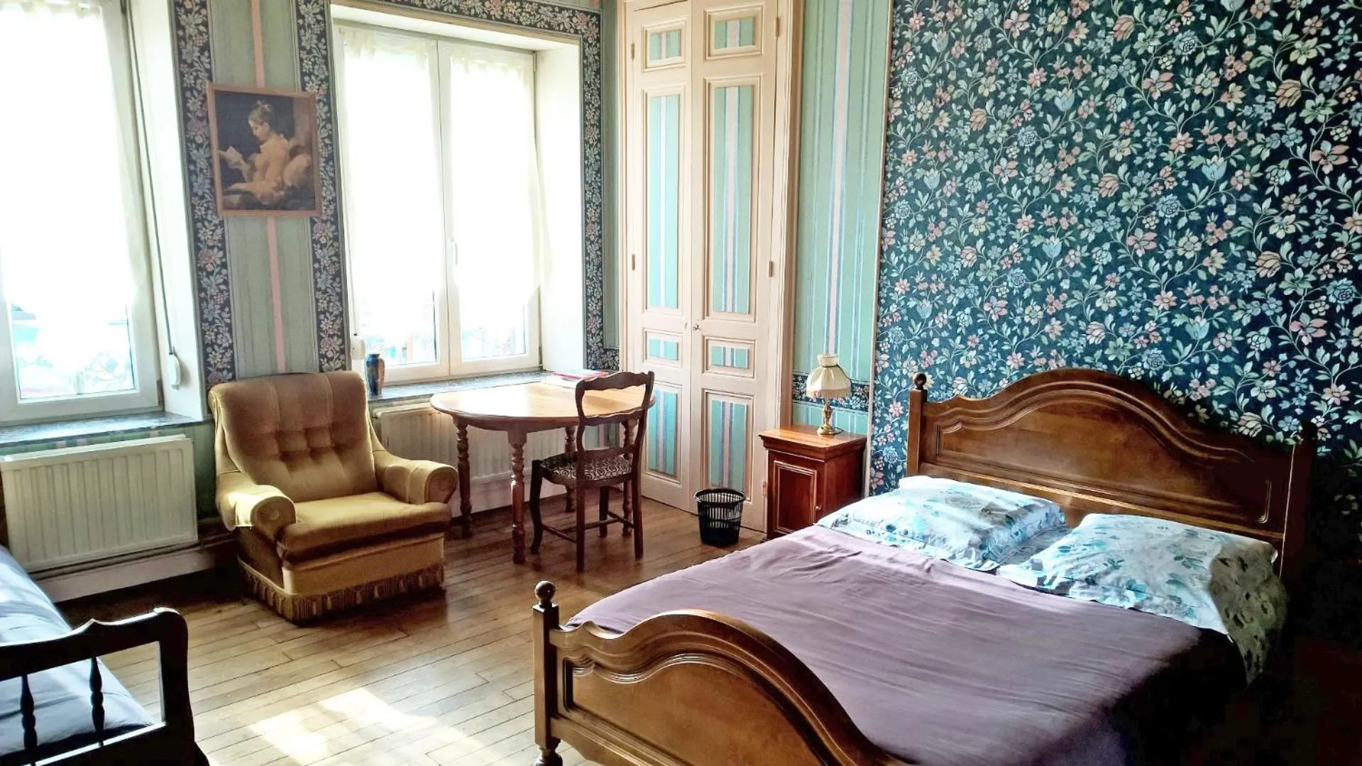 Photo of the whole room, Bed in Le Point du Jour