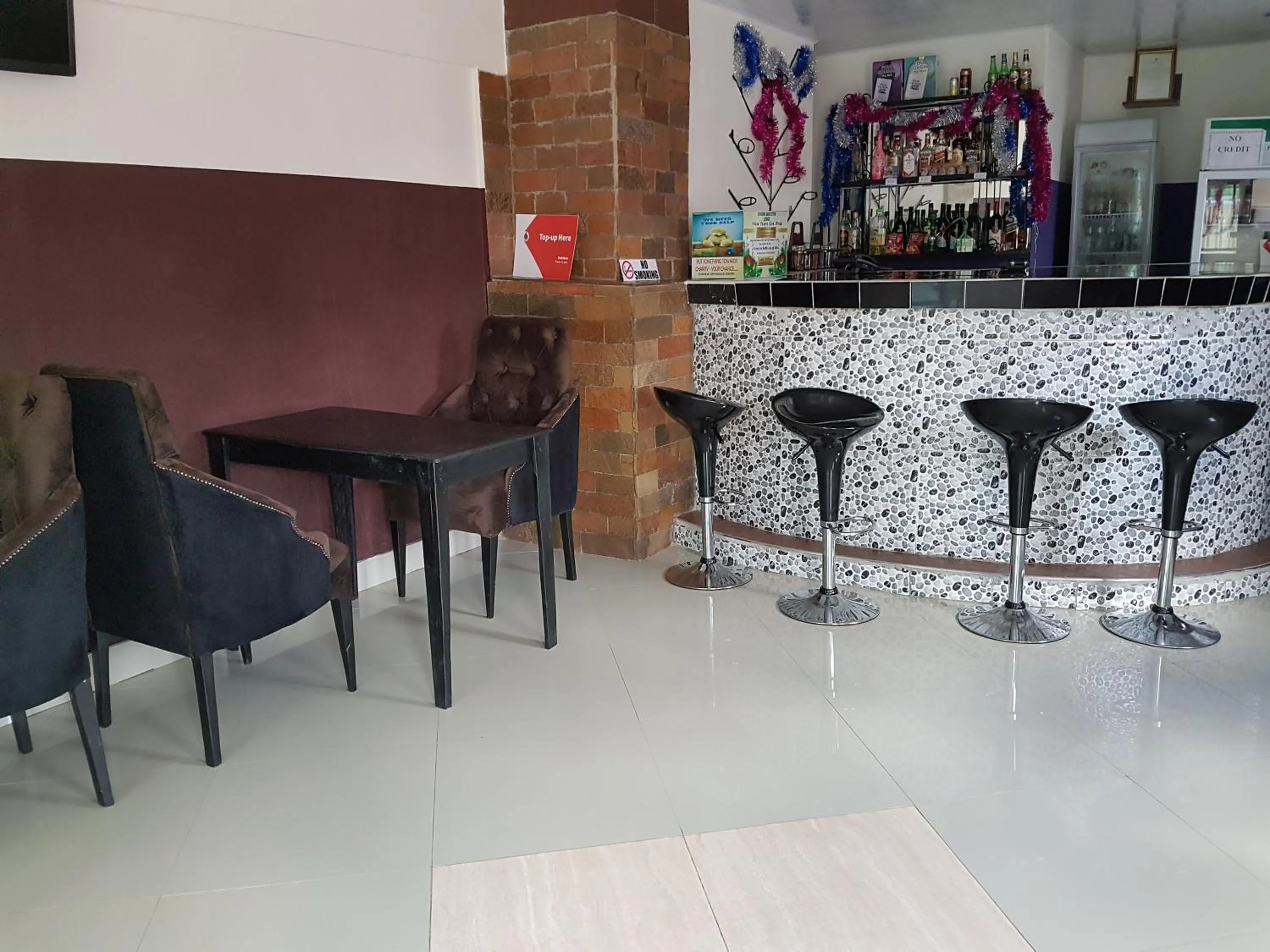 Drinks in Rugems Executive Lodge