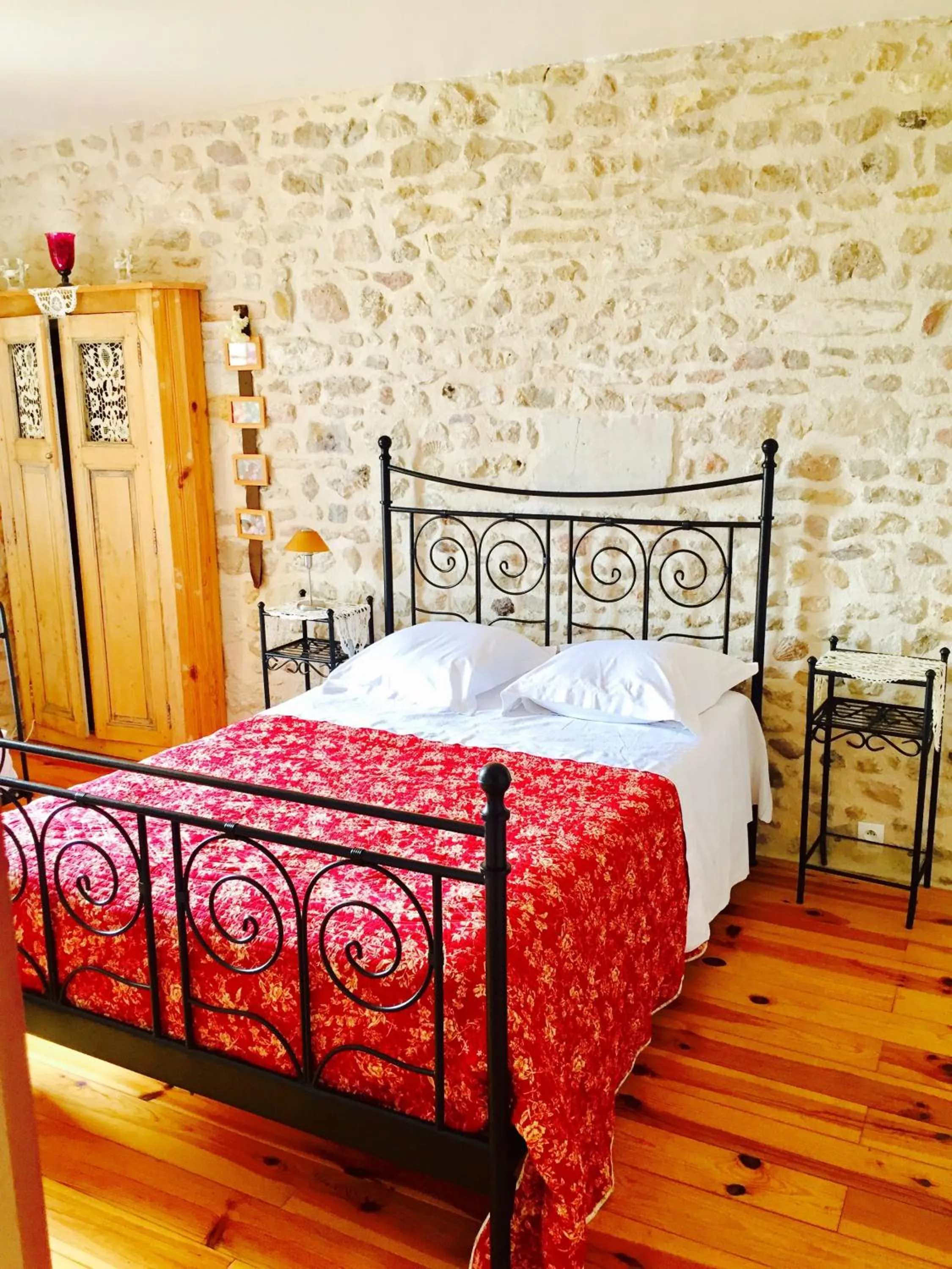 Aux Caprices des Dieux