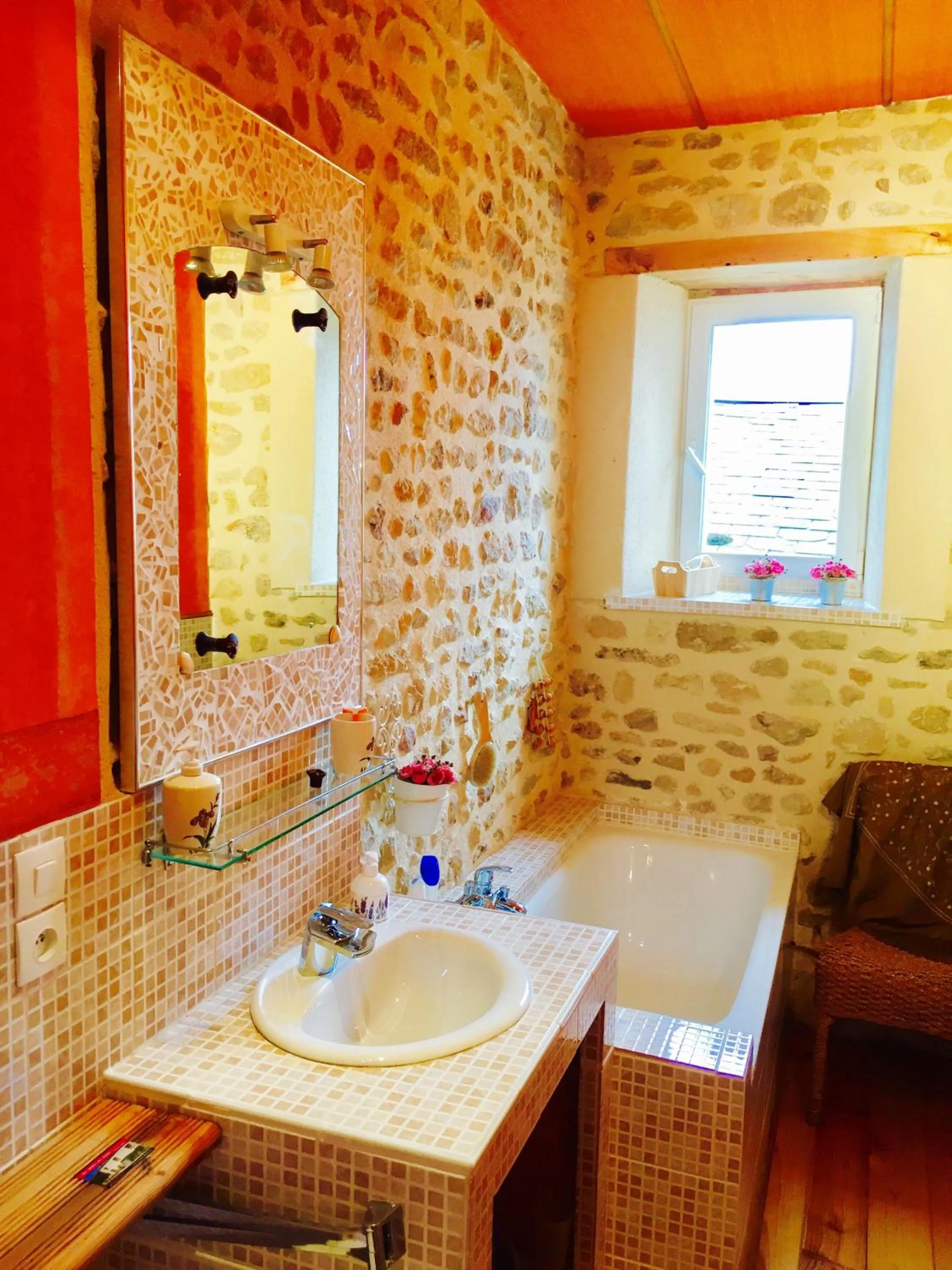 Bathroom in Aux Caprices des Dieux