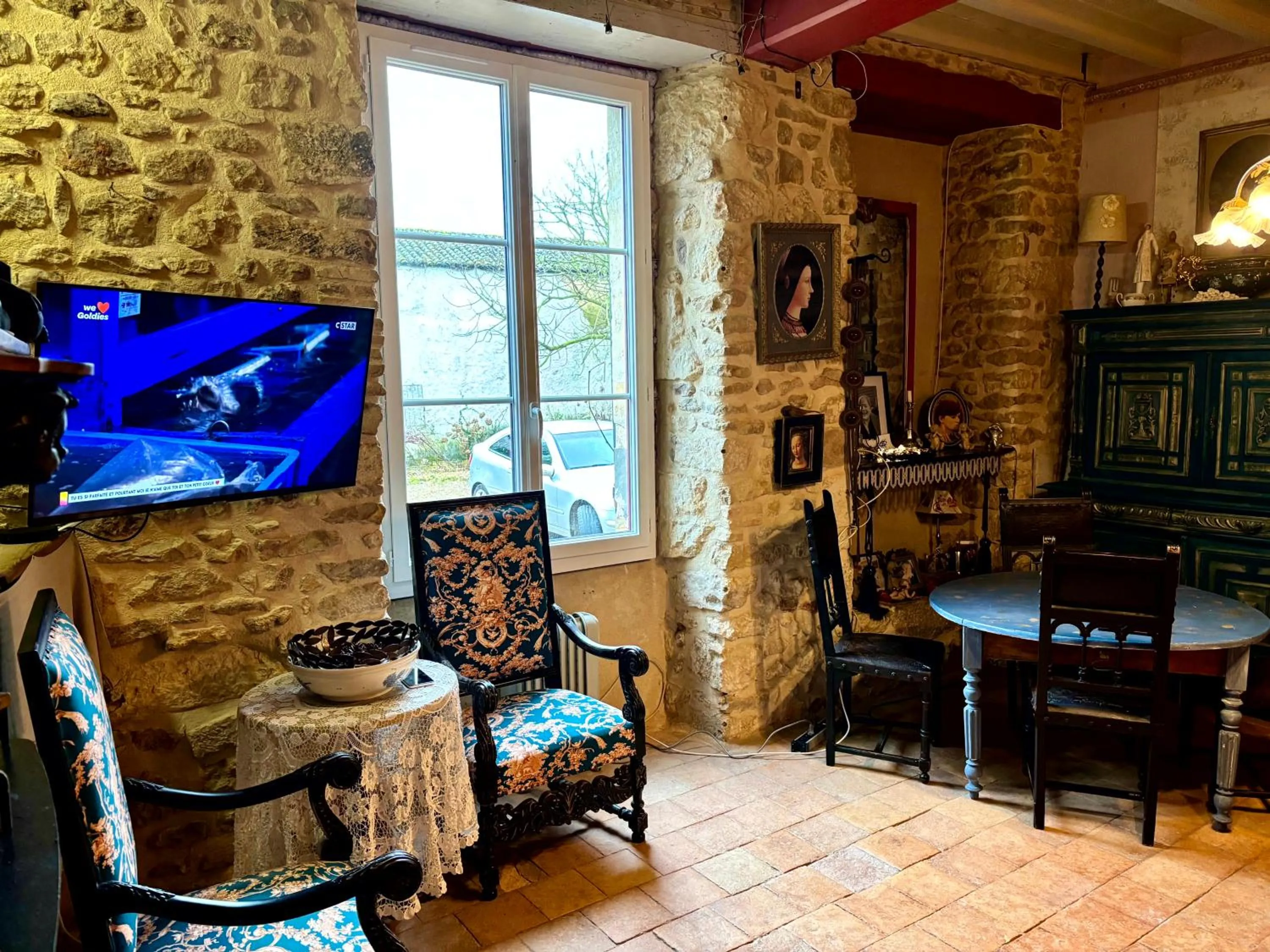 Aux Caprices des Dieux