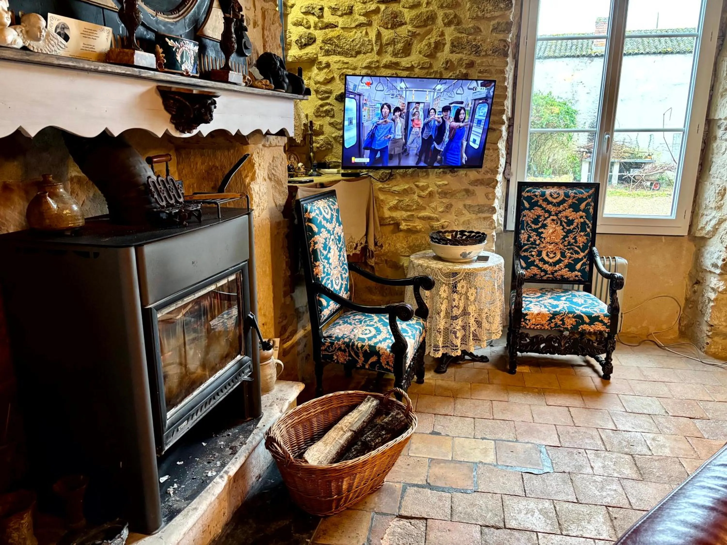 Aux Caprices des Dieux