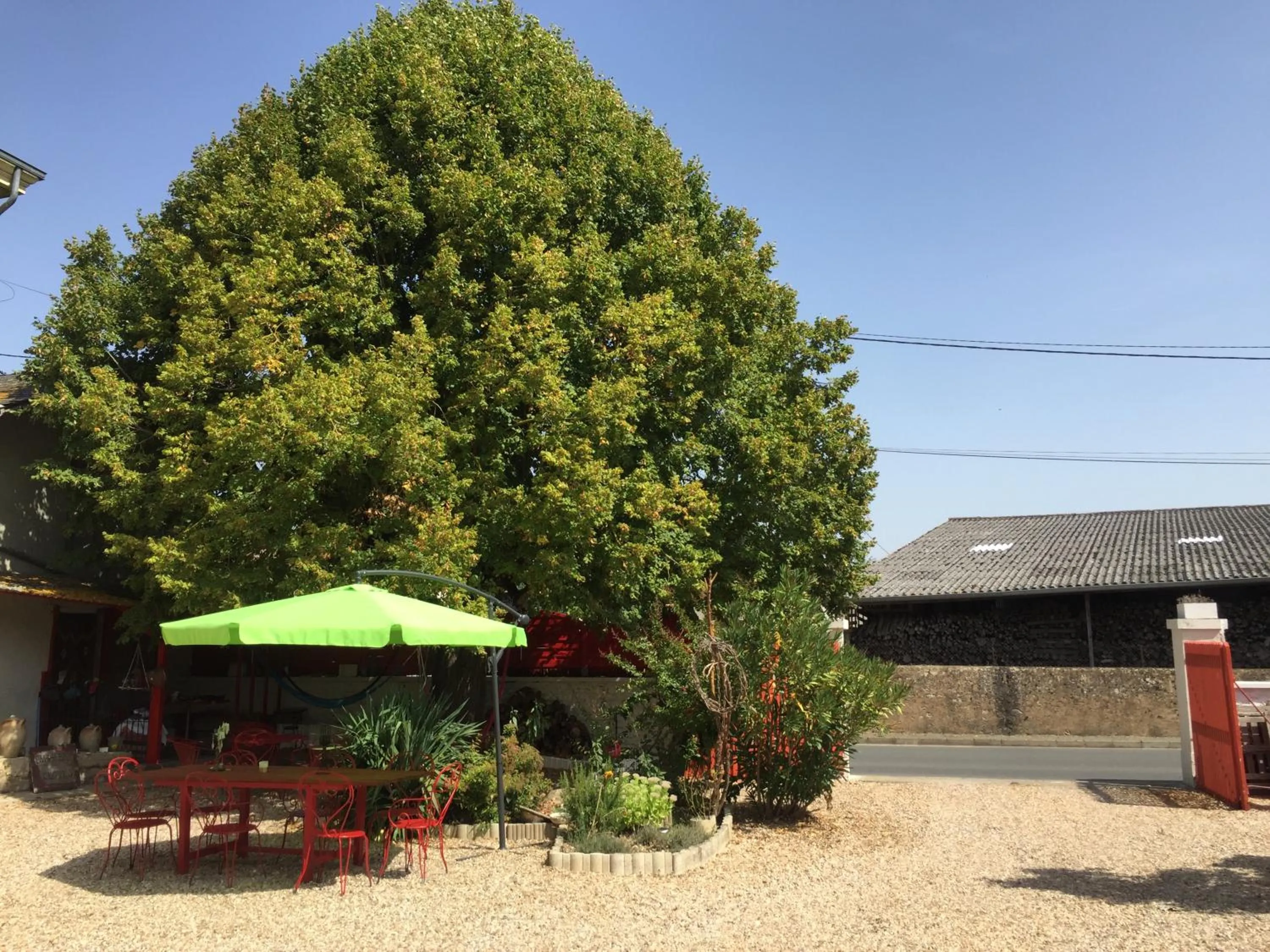 Garden view in Aux Caprices des Dieux