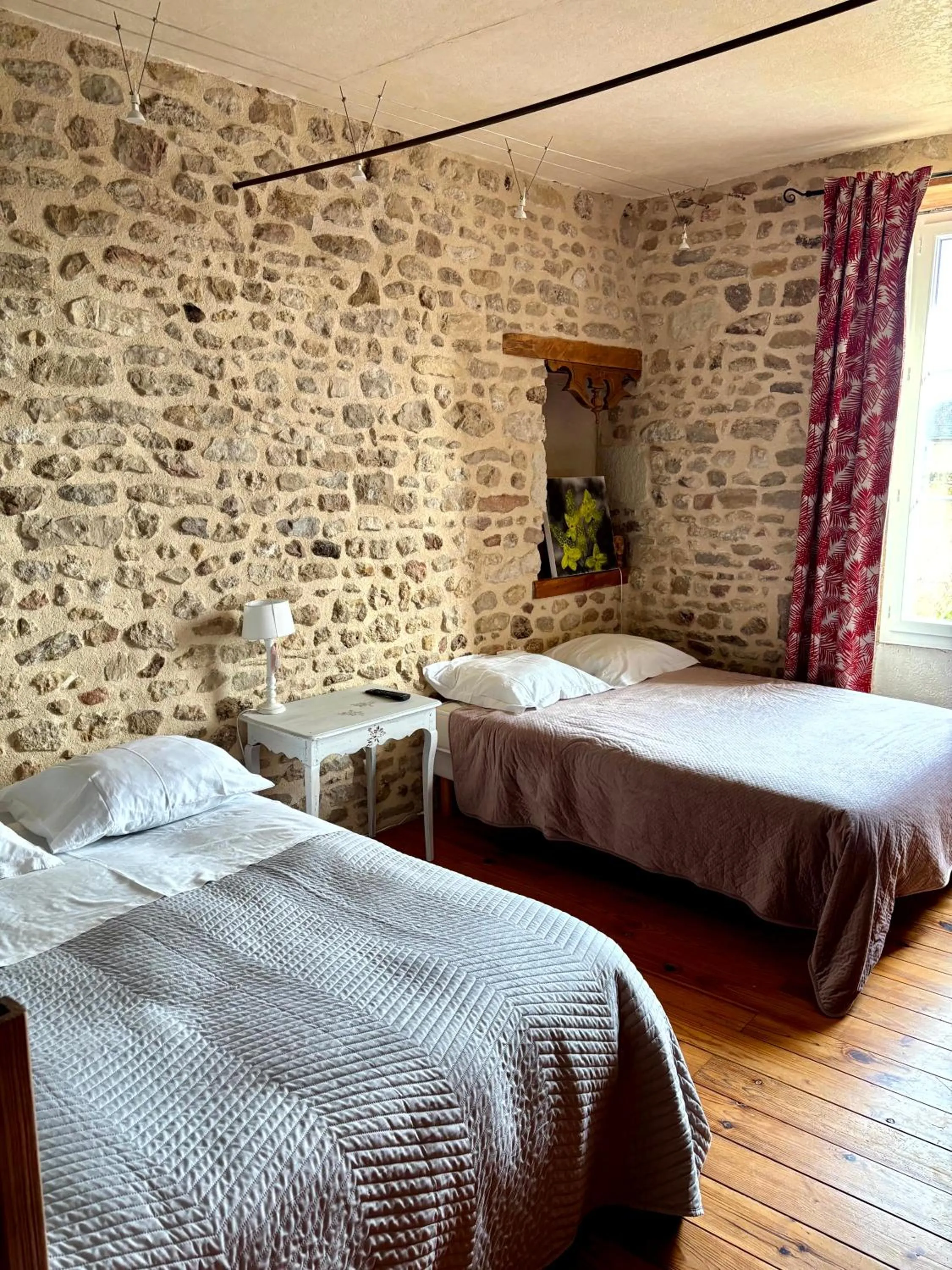 Aux Caprices des Dieux