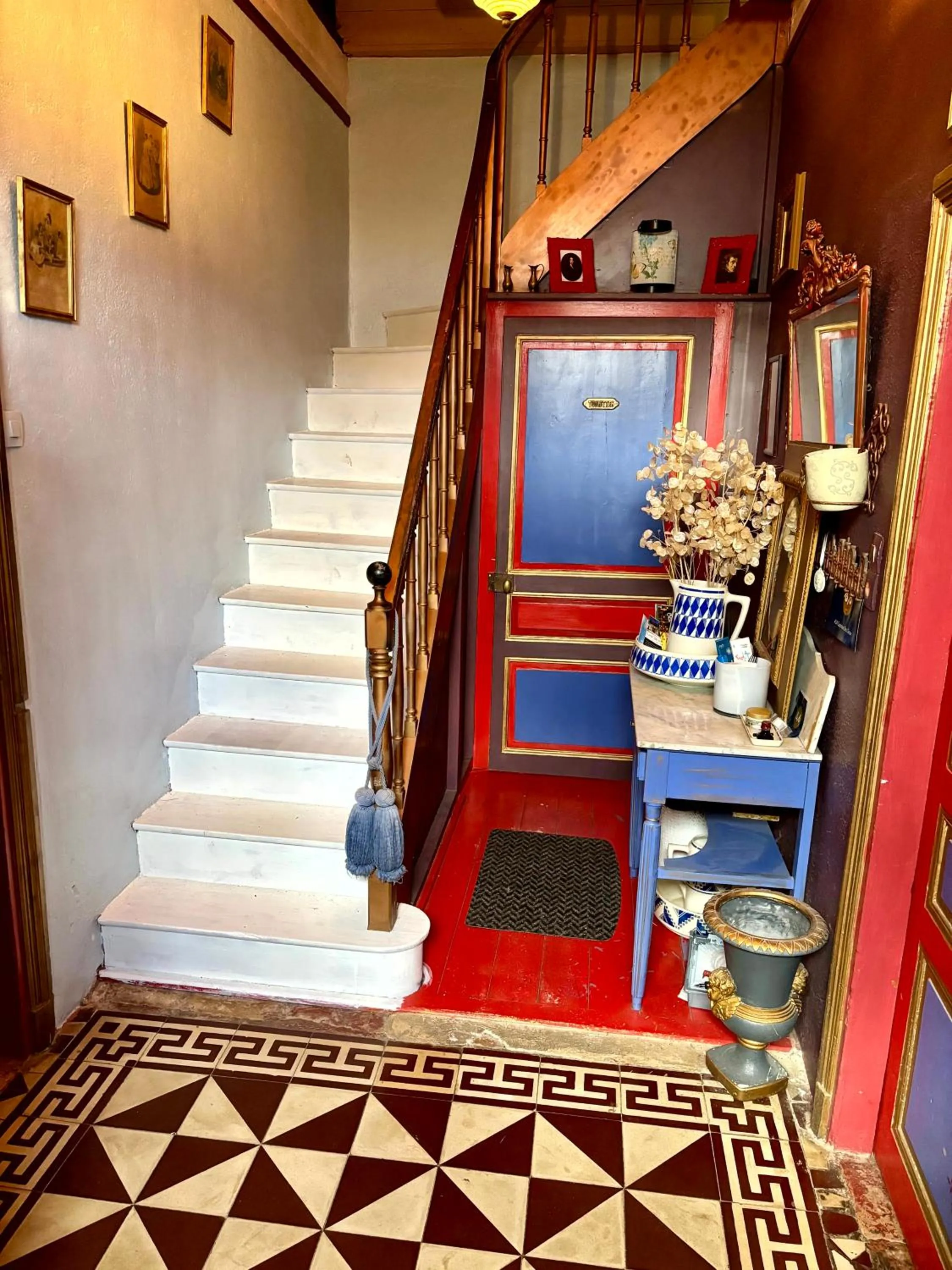 Aux Caprices des Dieux