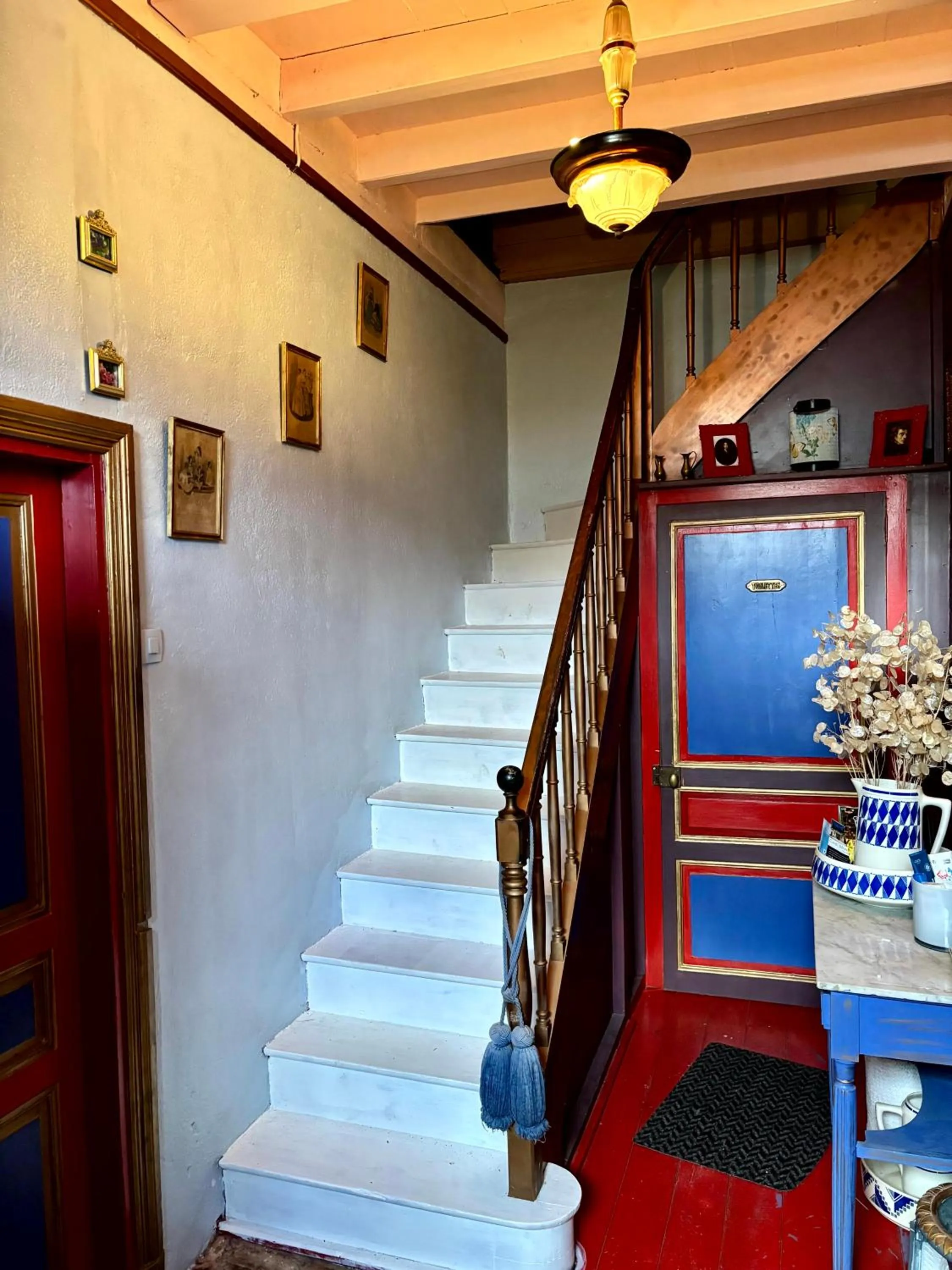 Aux Caprices des Dieux