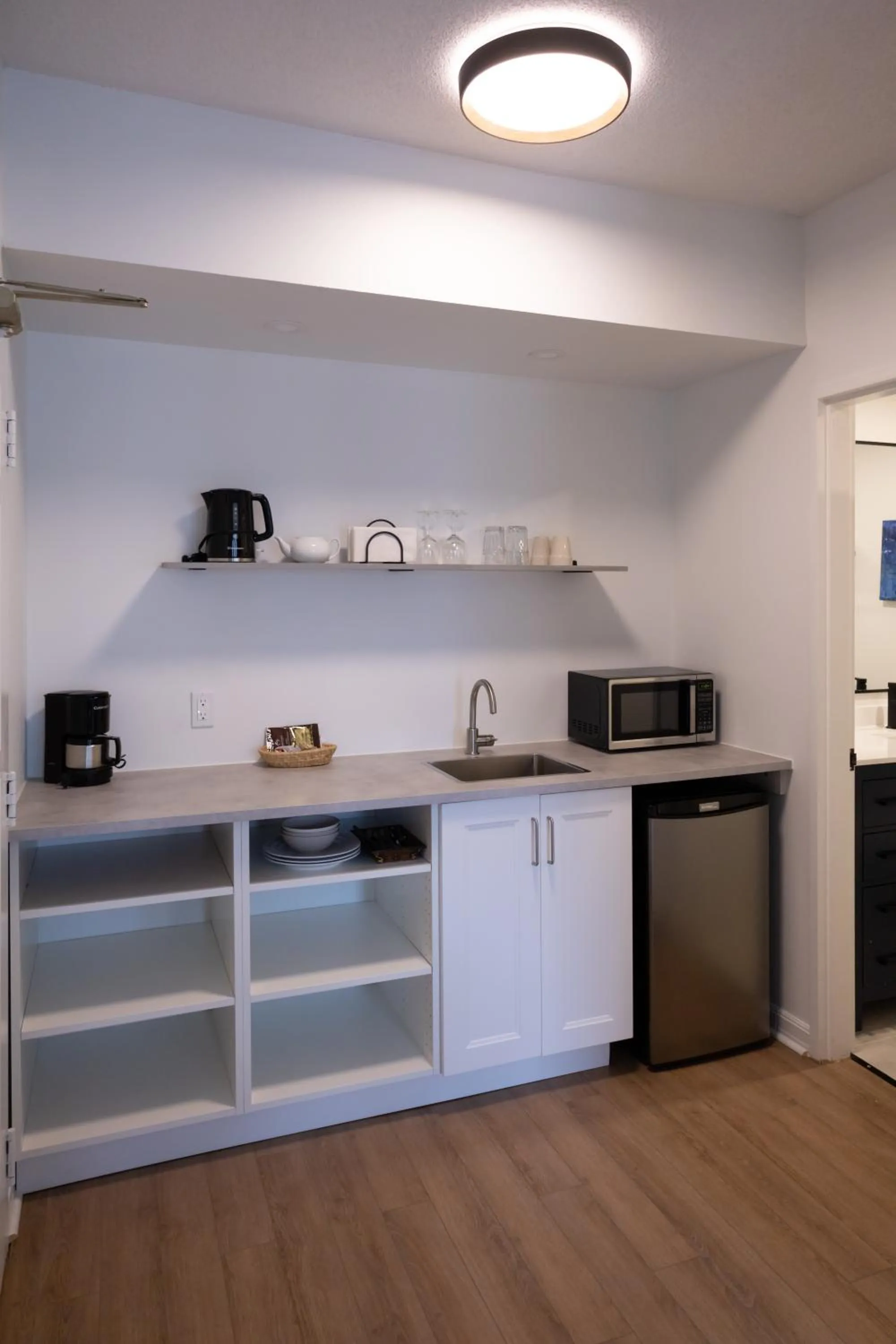 Kitchen or kitchenette in ByWard Blue Inn