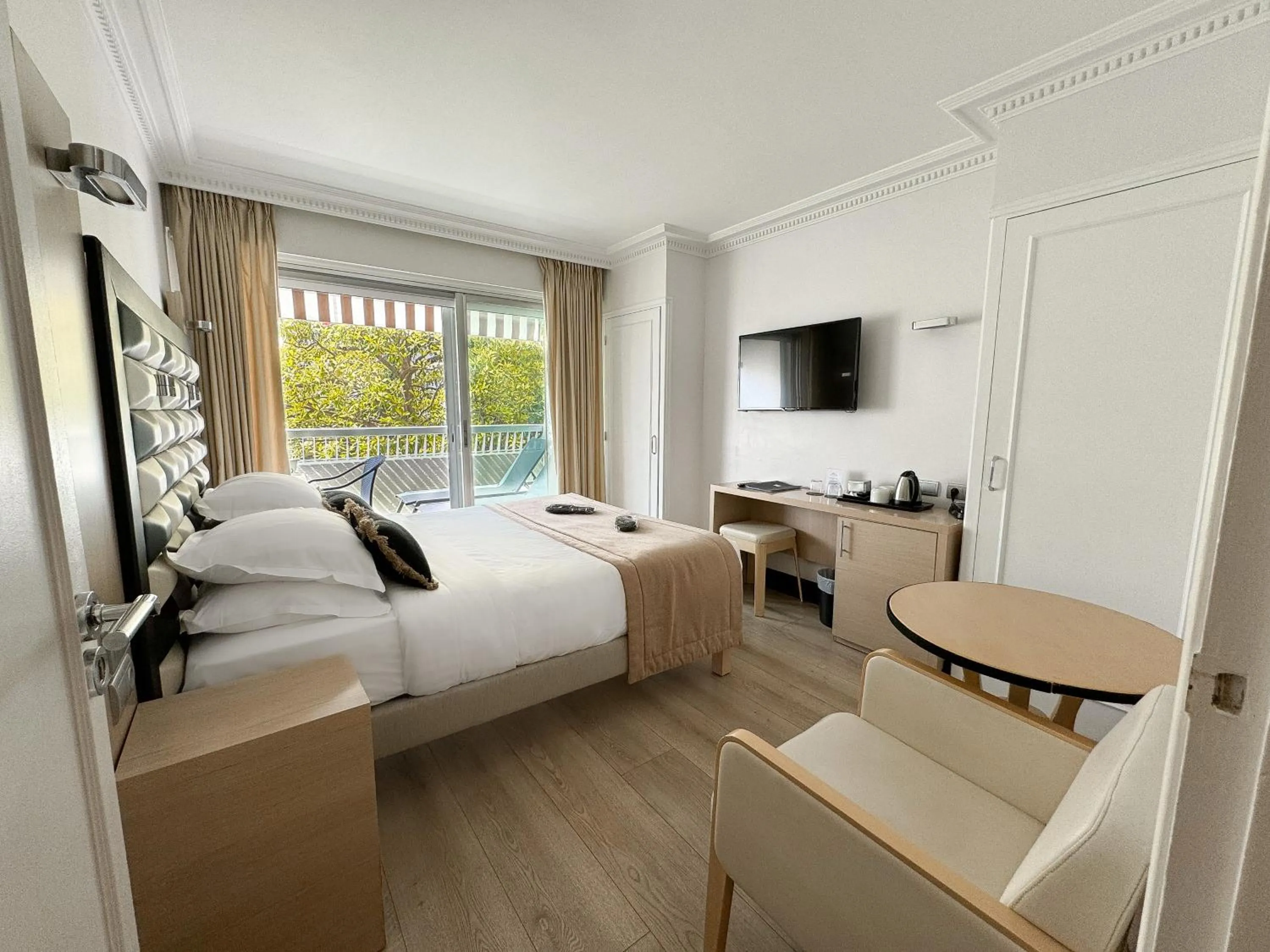 Bed in Hôtel Victoria