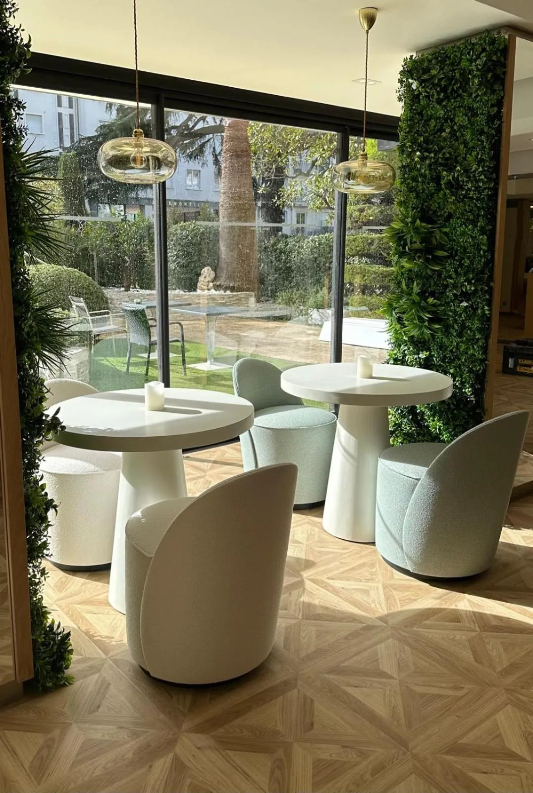 Restaurant/places to eat in Hôtel Victoria