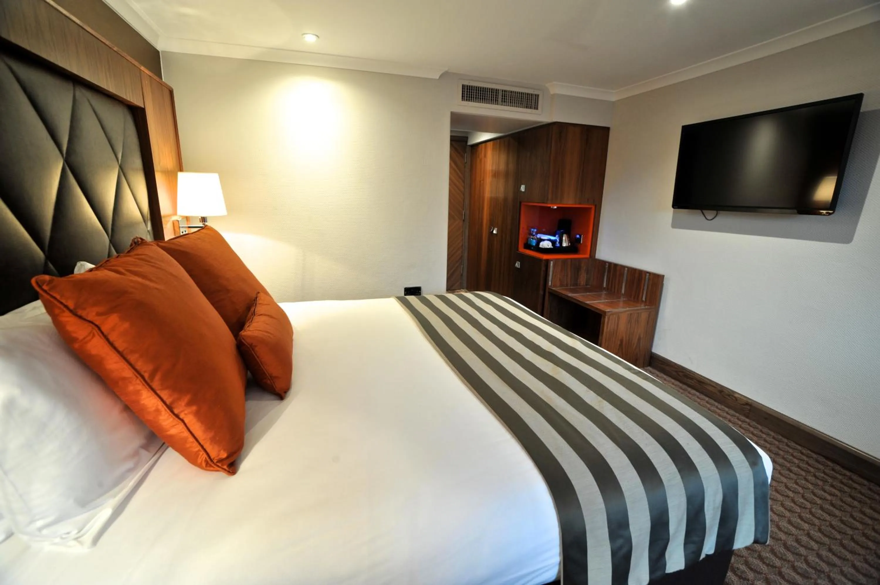 Bedroom, Bed in Frensham Pond Country House Hotel & Spa