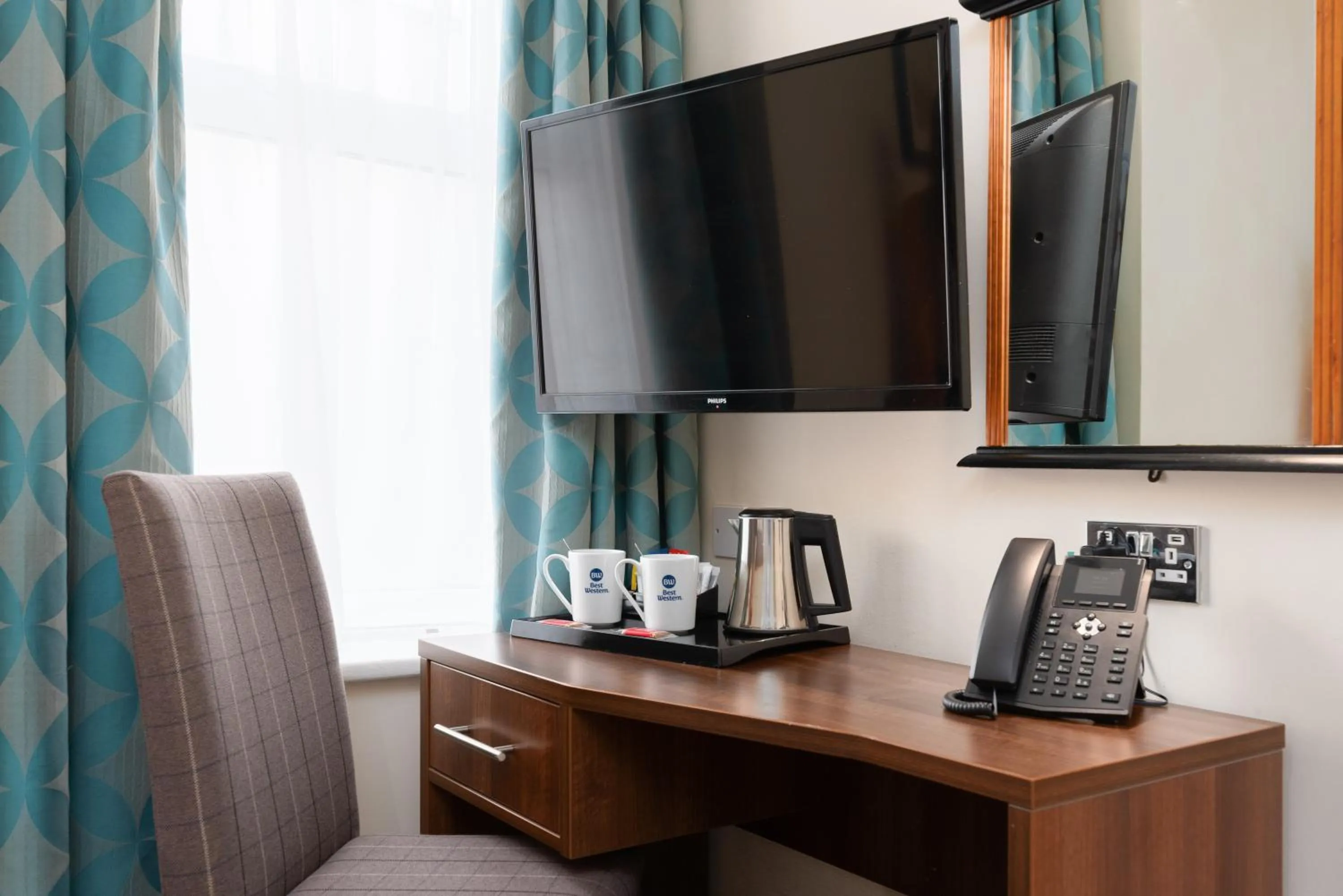 TV and multimedia in Best Western Carlton Hotel