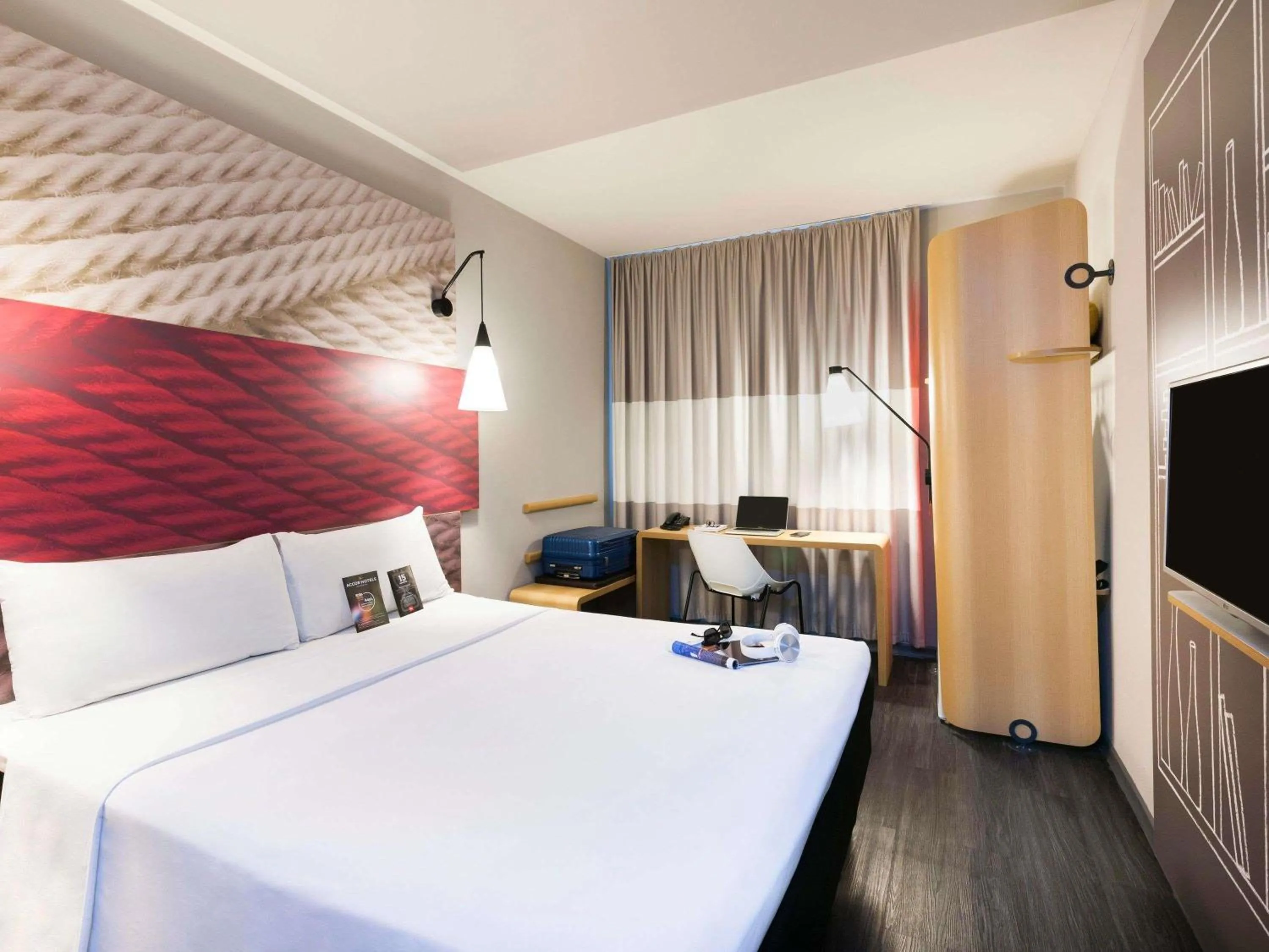 Bedroom, Bed in ibis Navegantes Itajai