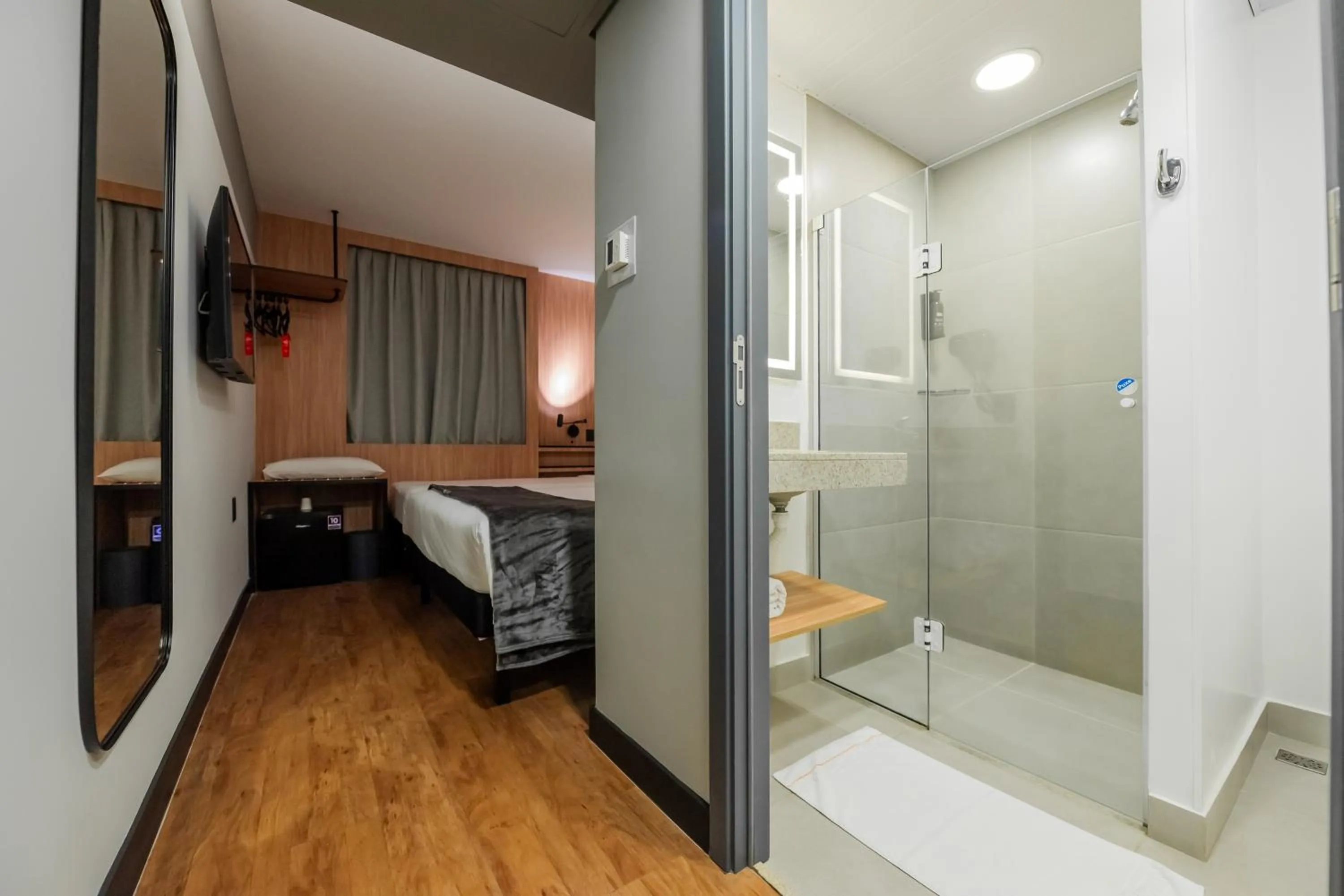 Shower in ibis Navegantes Itajai