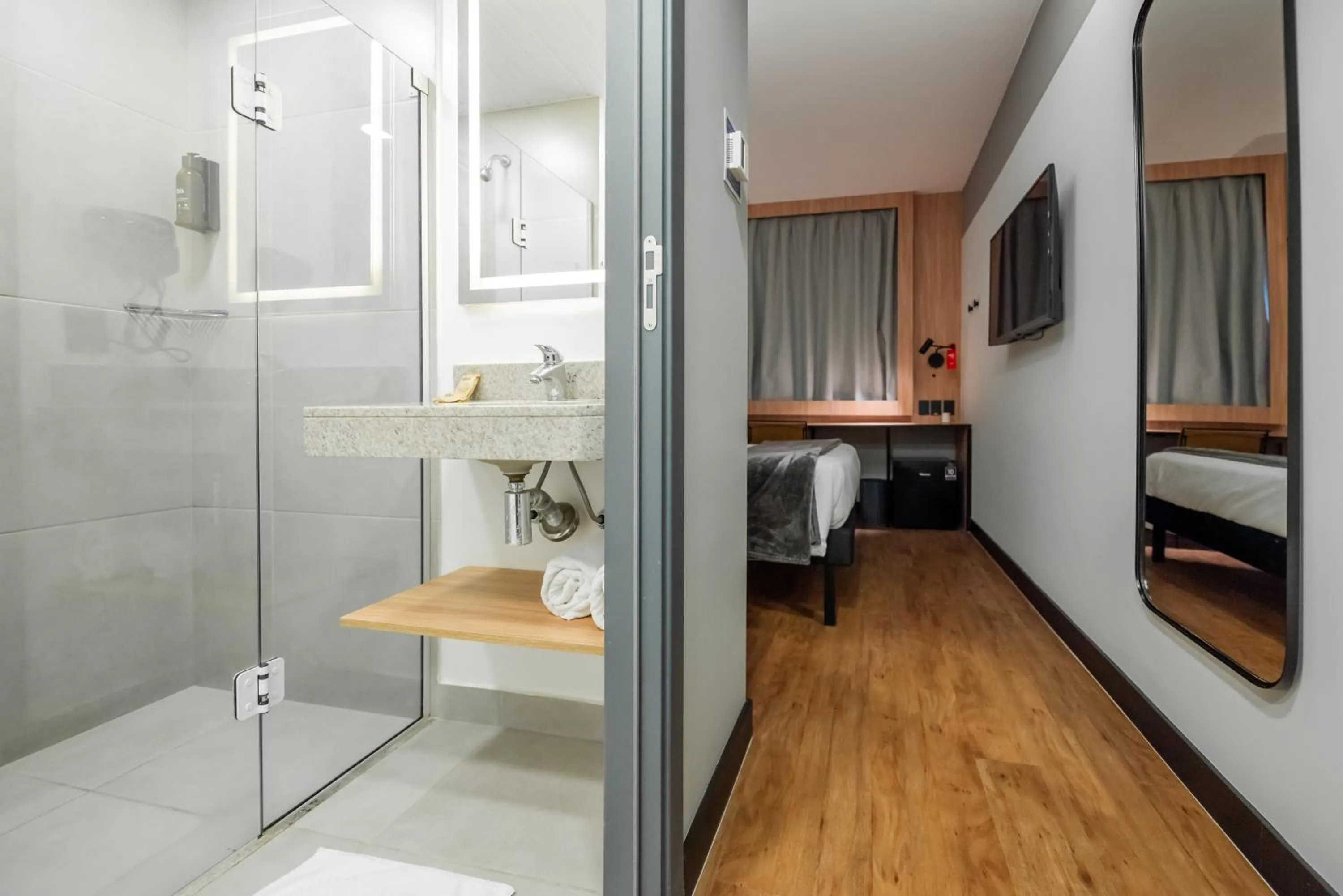 Shower in ibis Navegantes Itajai