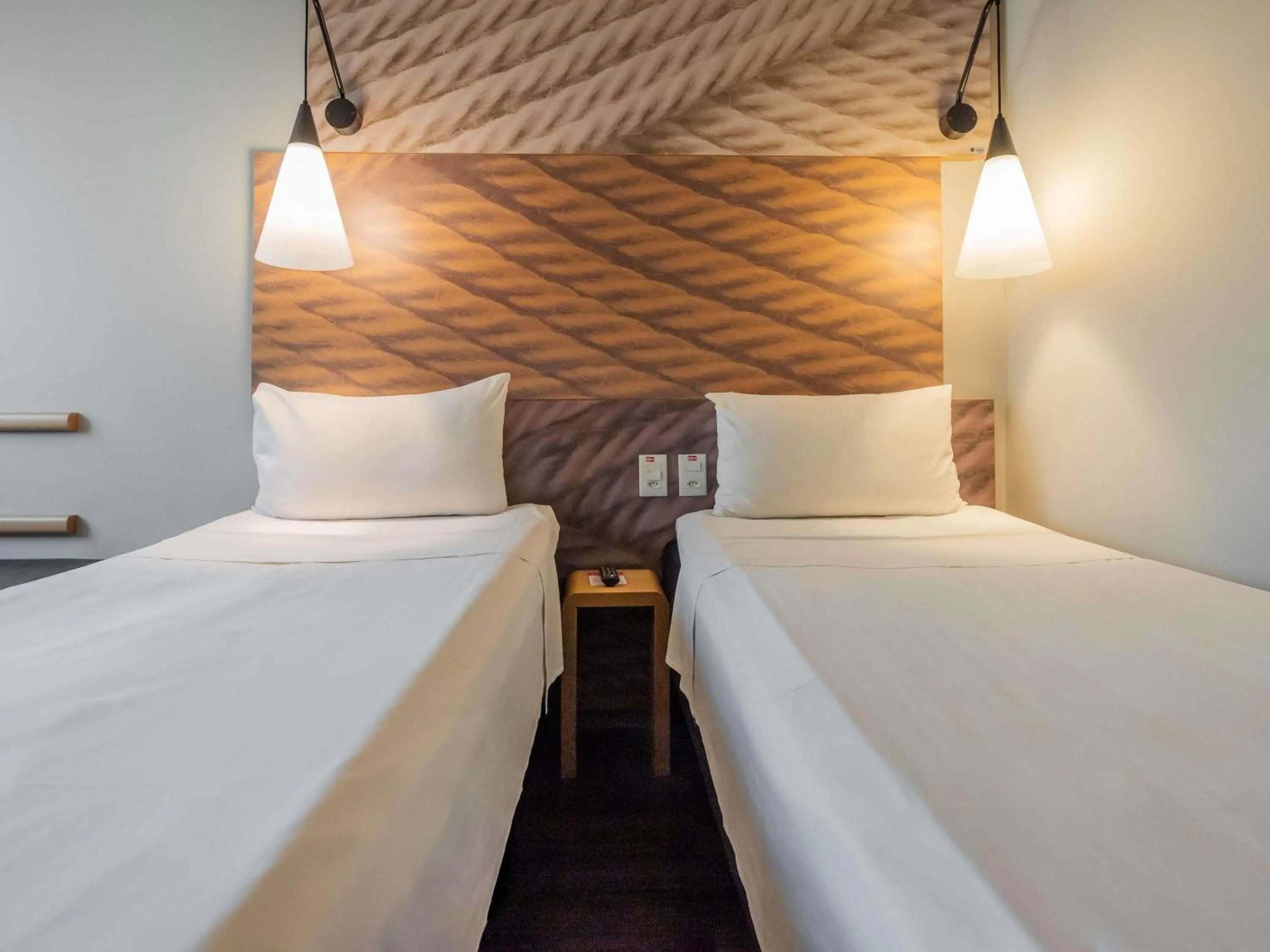 Bedroom, Bed in ibis Navegantes Itajai