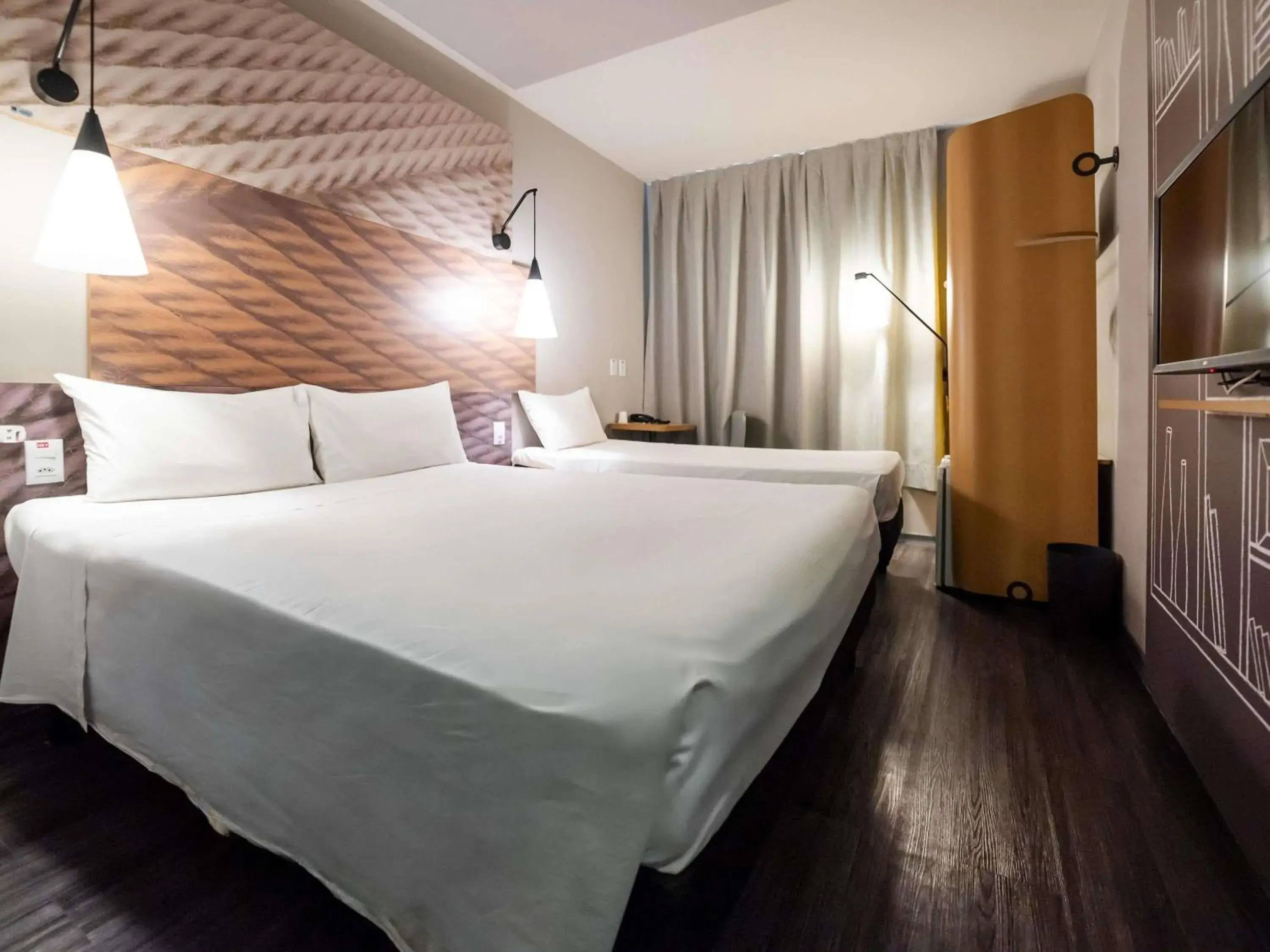 Family Room - single occupancy in ibis Navegantes Itajai Family Room - single occupancy in ibis Navegantes Itajai