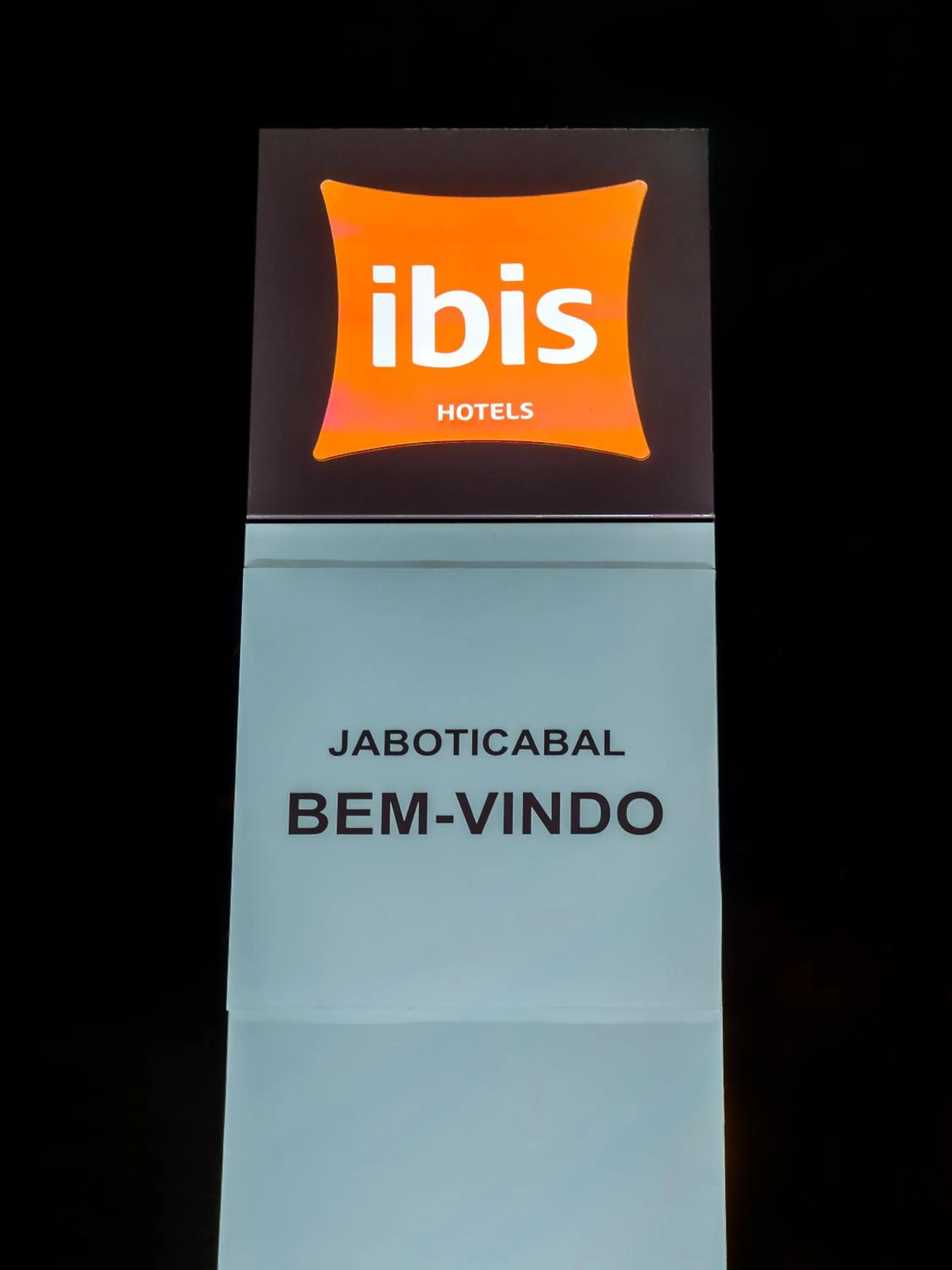 Property logo or sign in ibis Jaboticabal