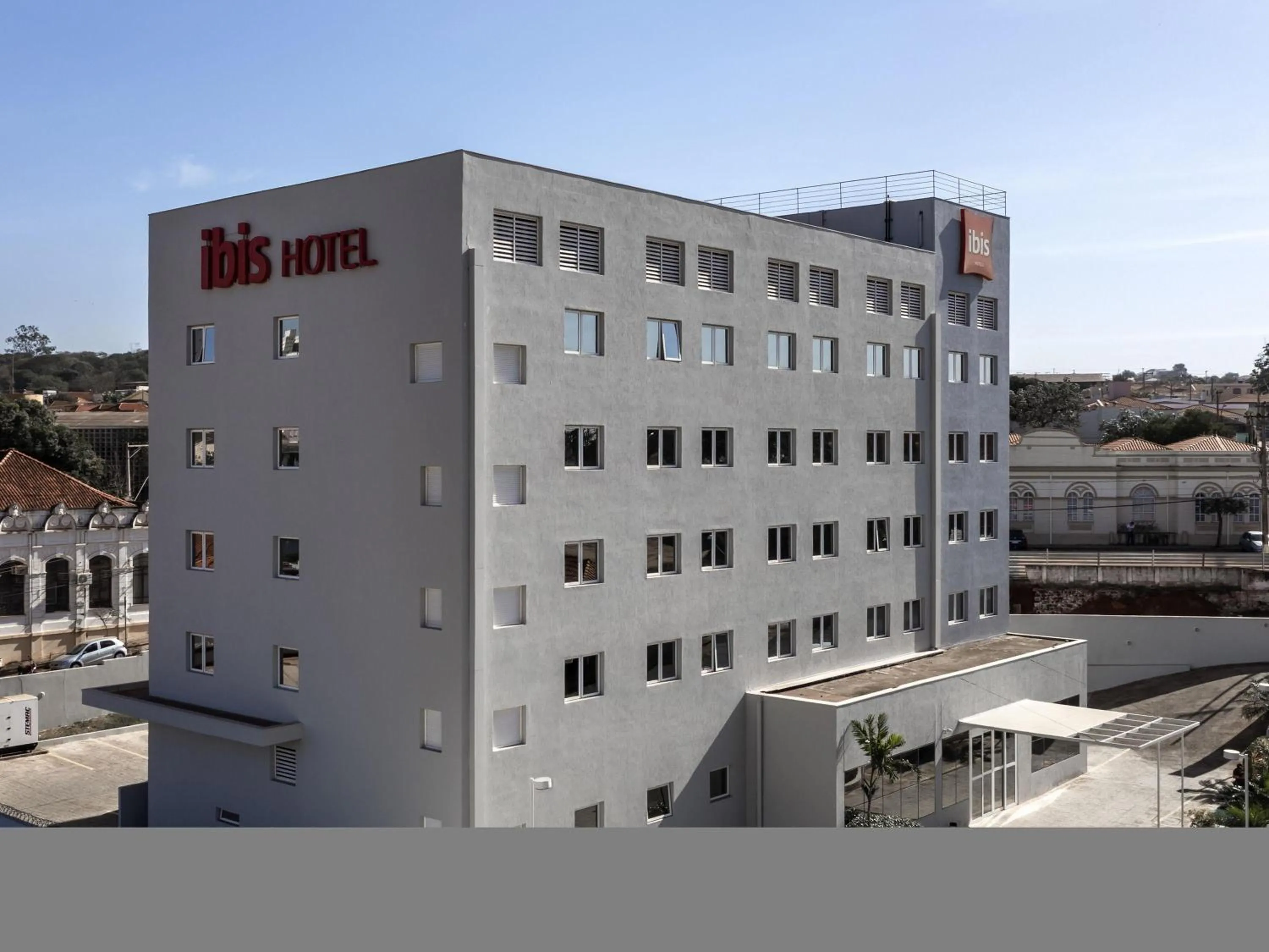 Property building in ibis Jaboticabal
