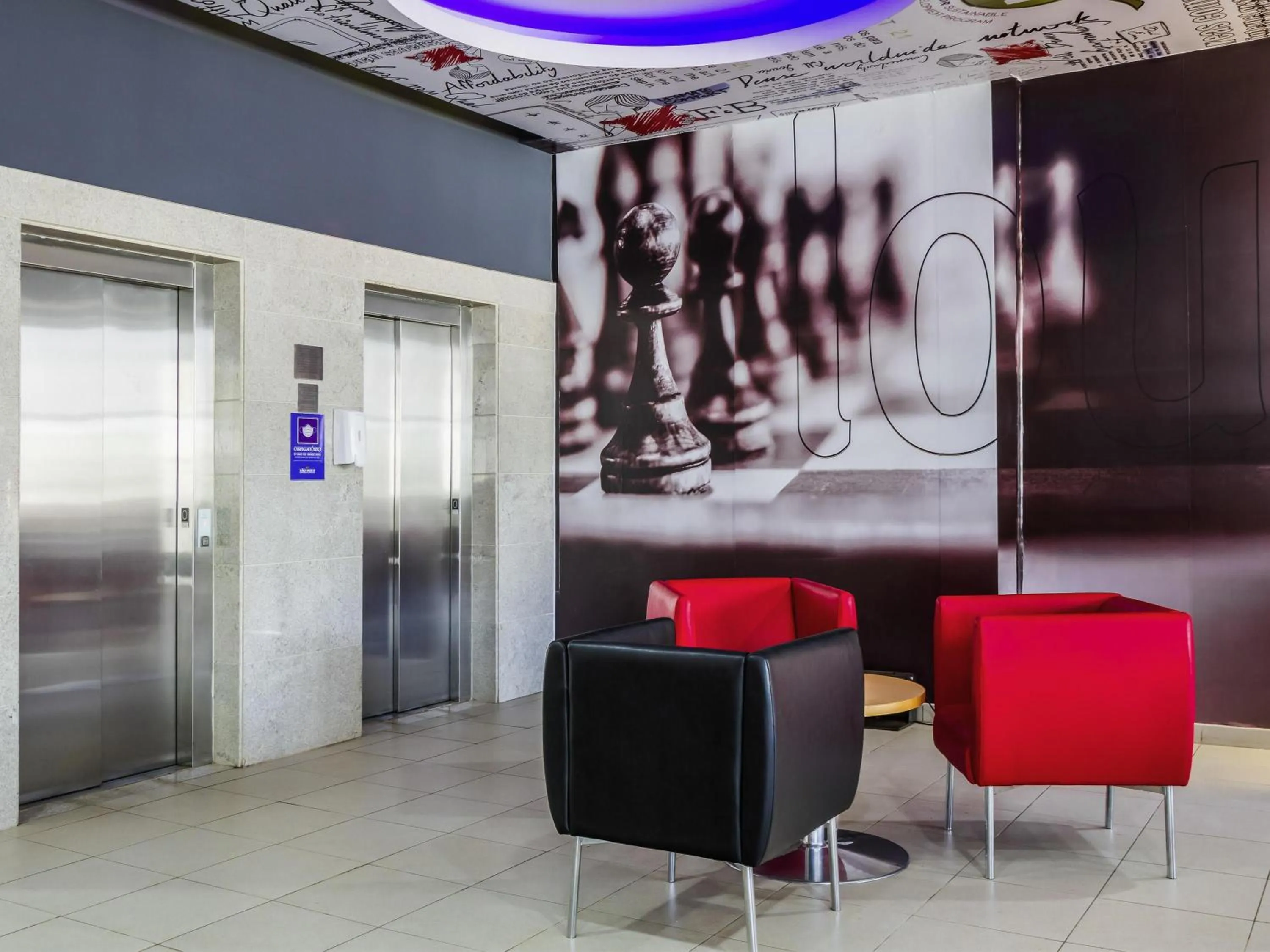 Lounge or bar in ibis Jaboticabal