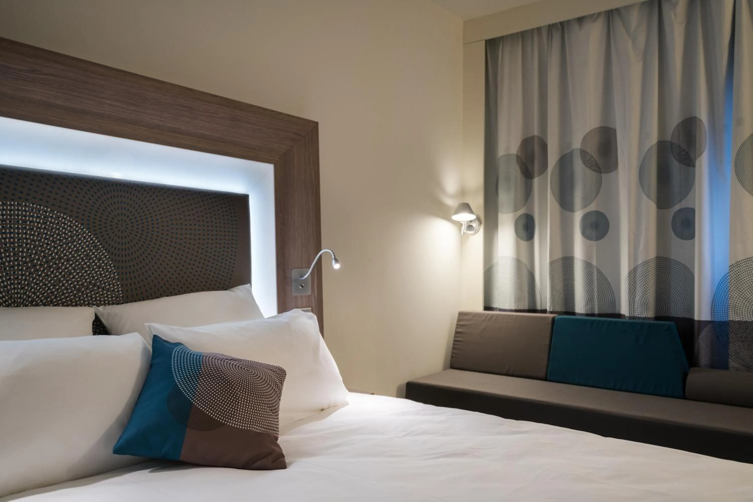 Bed in Novotel Setif