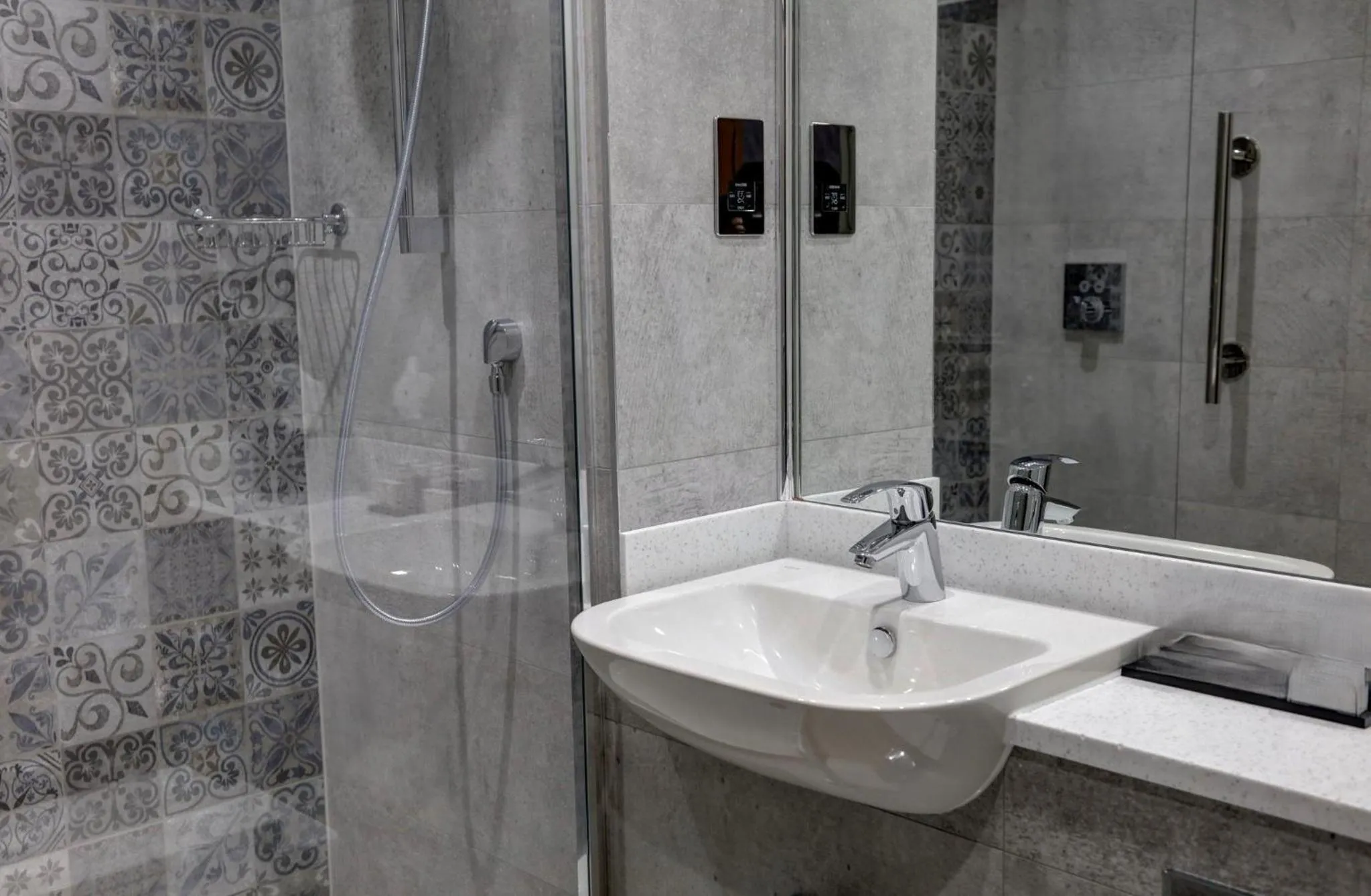 Bathroom in Garner Hotel Nottingham City Centre by IHG