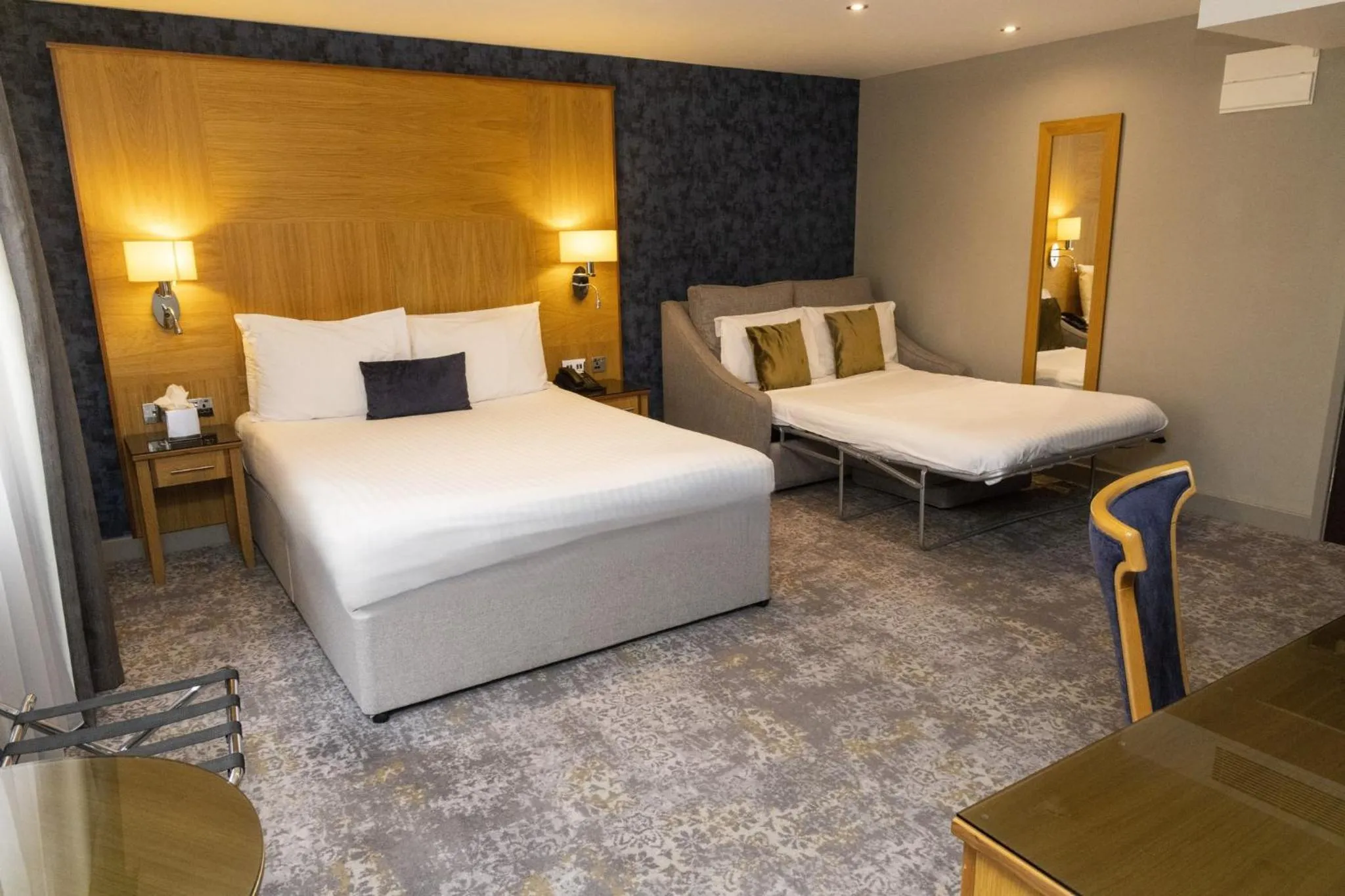 Photo of the whole room, Bed in Garner Hotel Nottingham City Centre by IHG