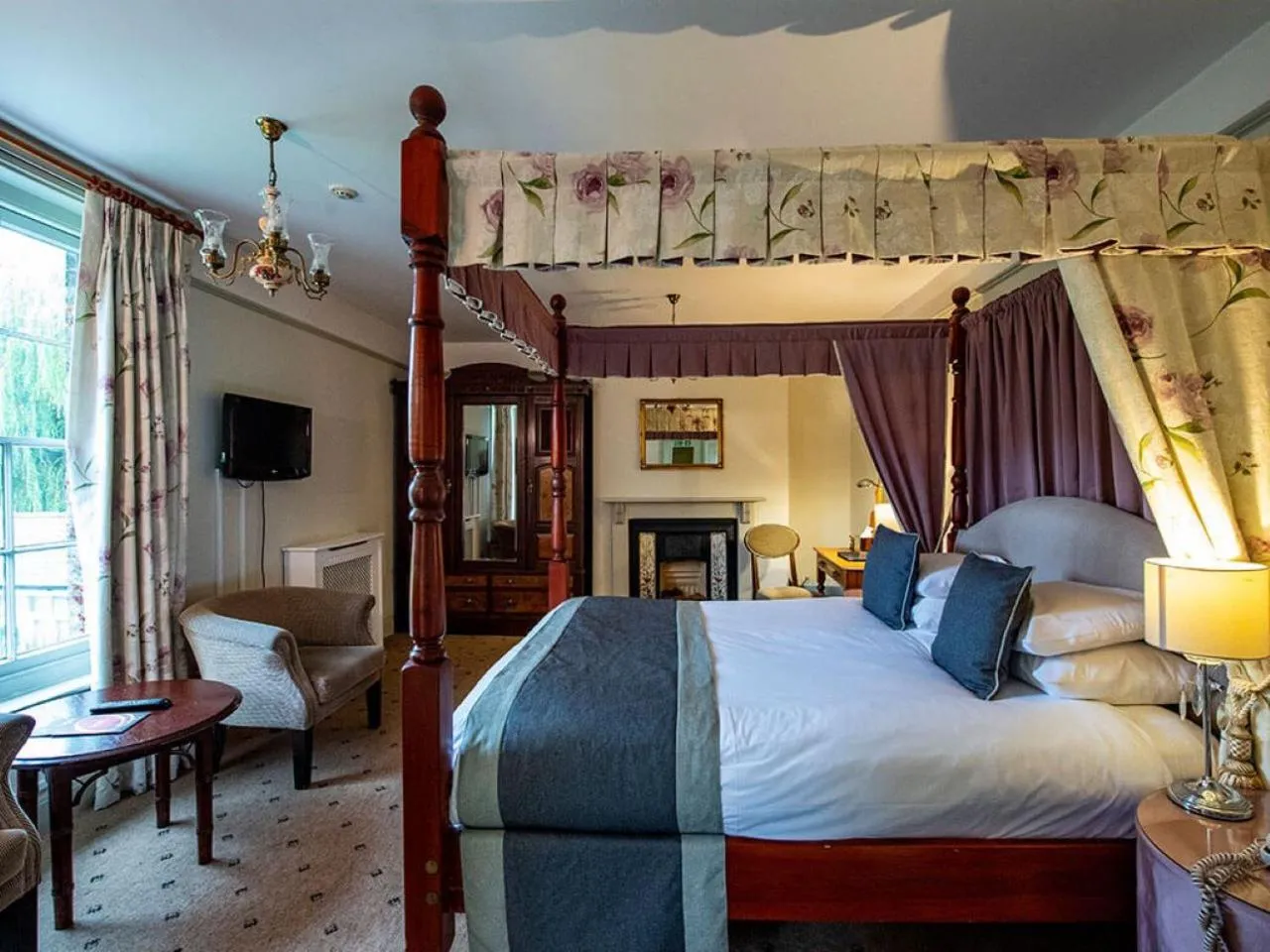 Bed in Quy Mill Hotel & Spa, Cambridge