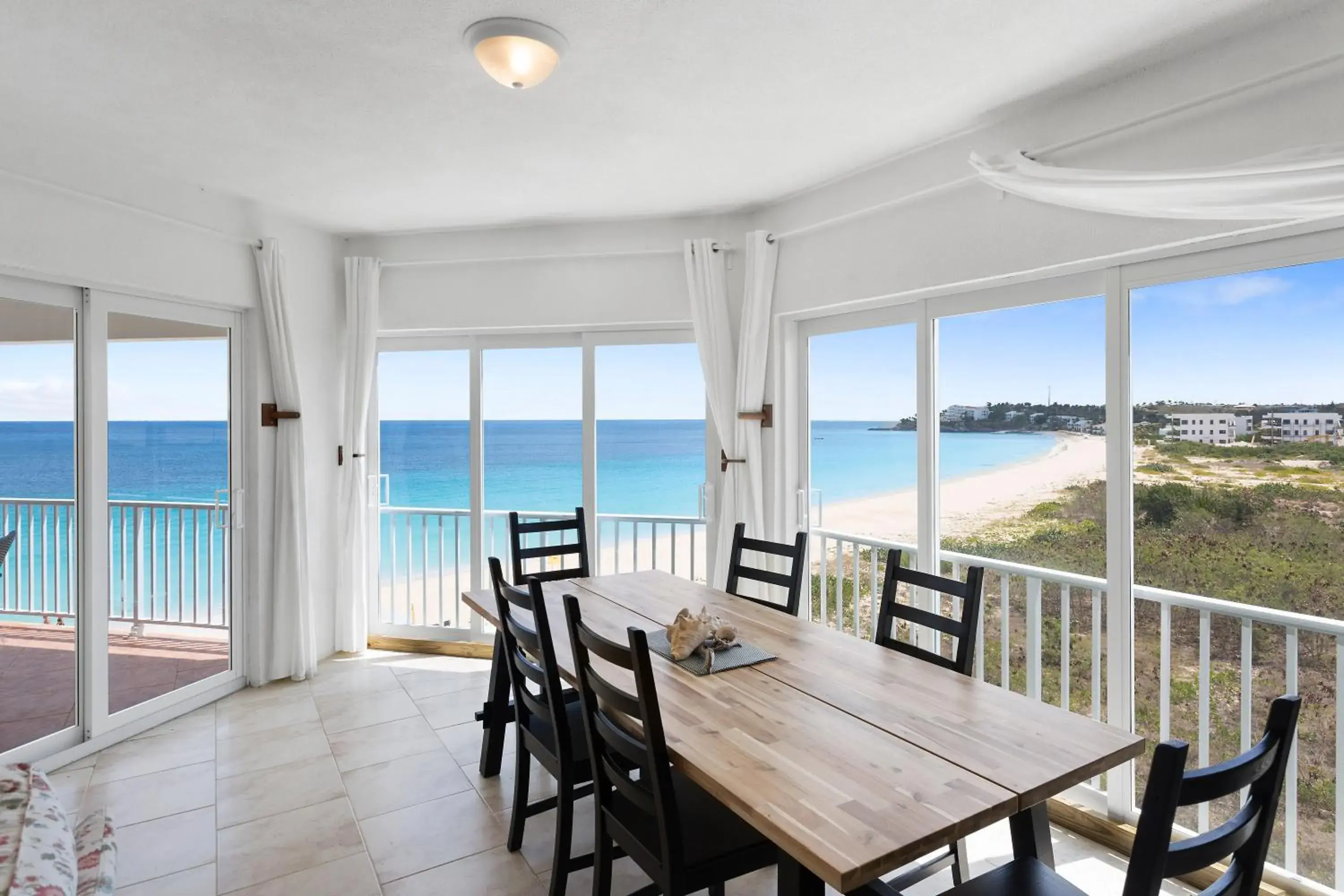 Three-Bedroom Condo with Ocean View in Turtle's Nest Beach Resort Three-Bedroom Condo with Ocean View in Turtle's Nest Beach Resort