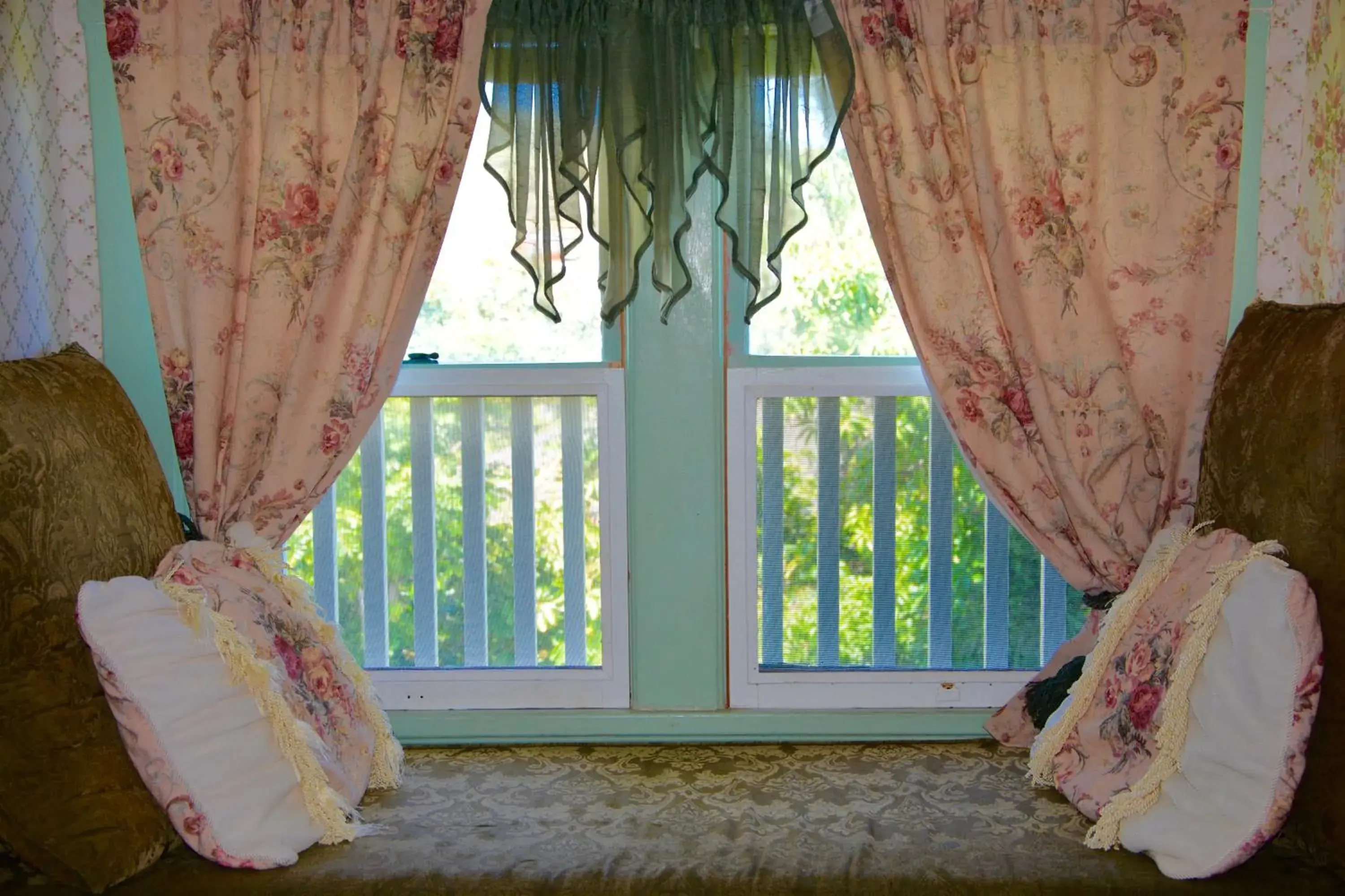 Double Room with Extra Bed in Manoa Valley Inn Double Room with Extra Bed in Manoa Valley Inn