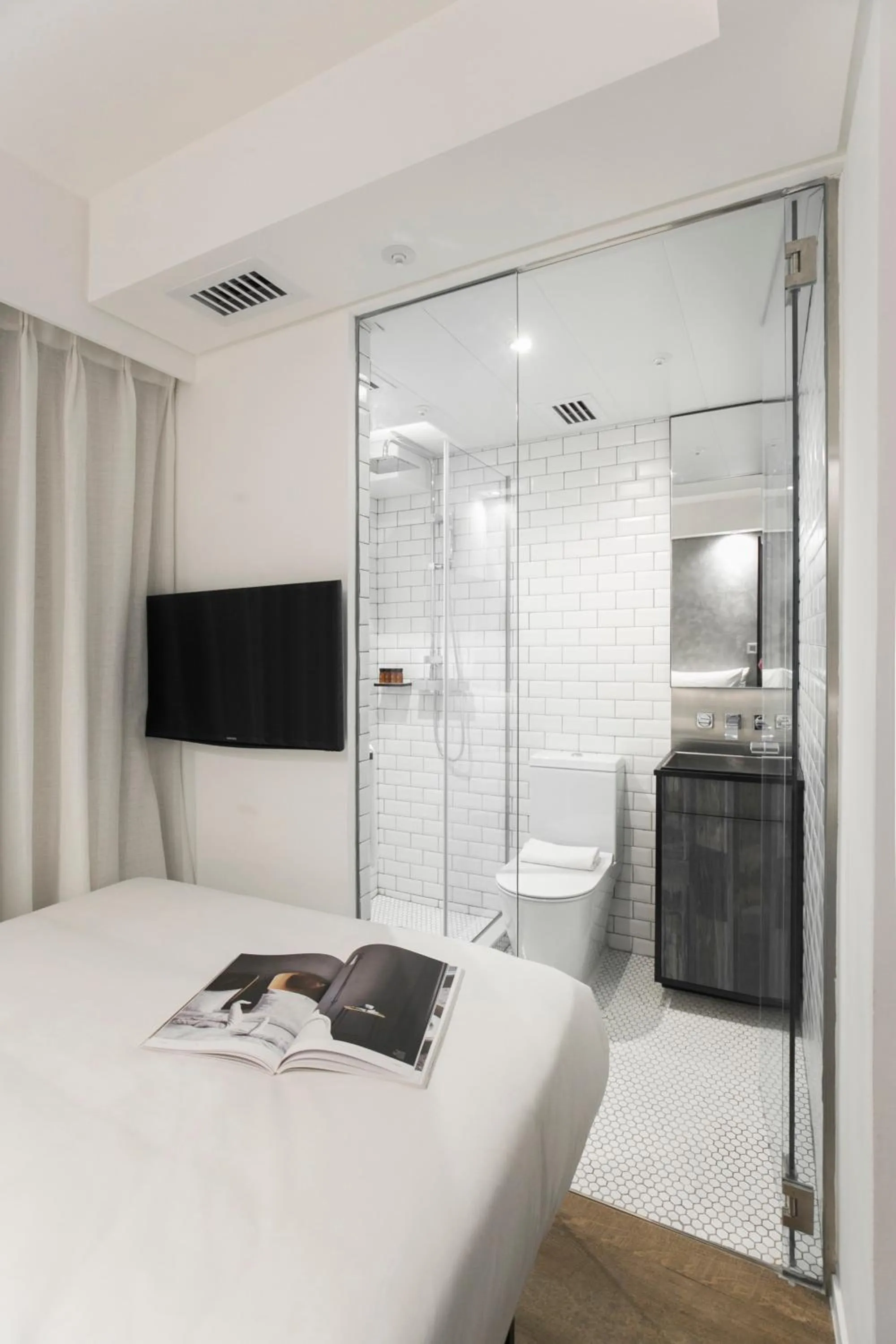 Photo of the whole room, Bed in Hotel Hart