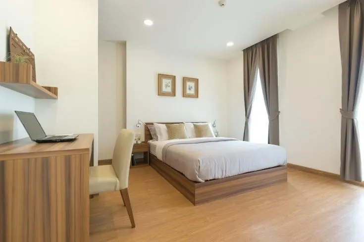 Bedroom, Bed in The Garden 304