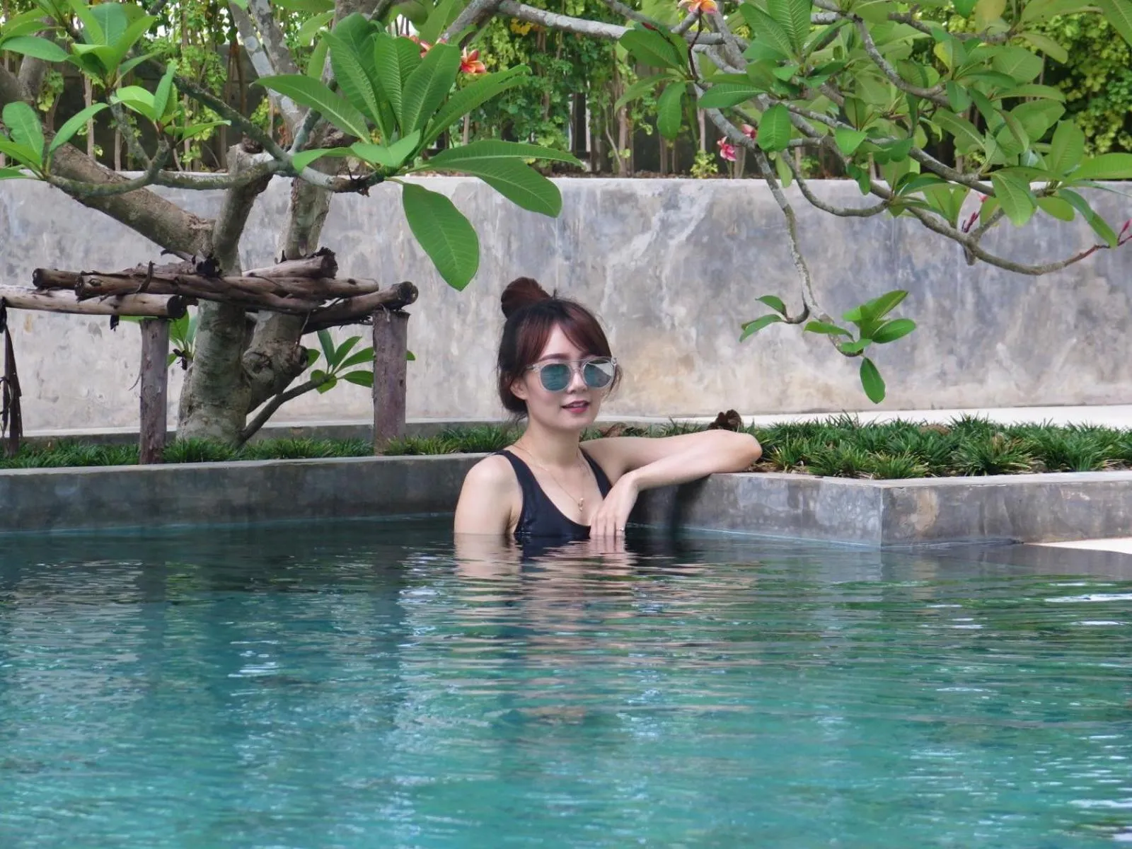 Swimming pool in The Garden 304