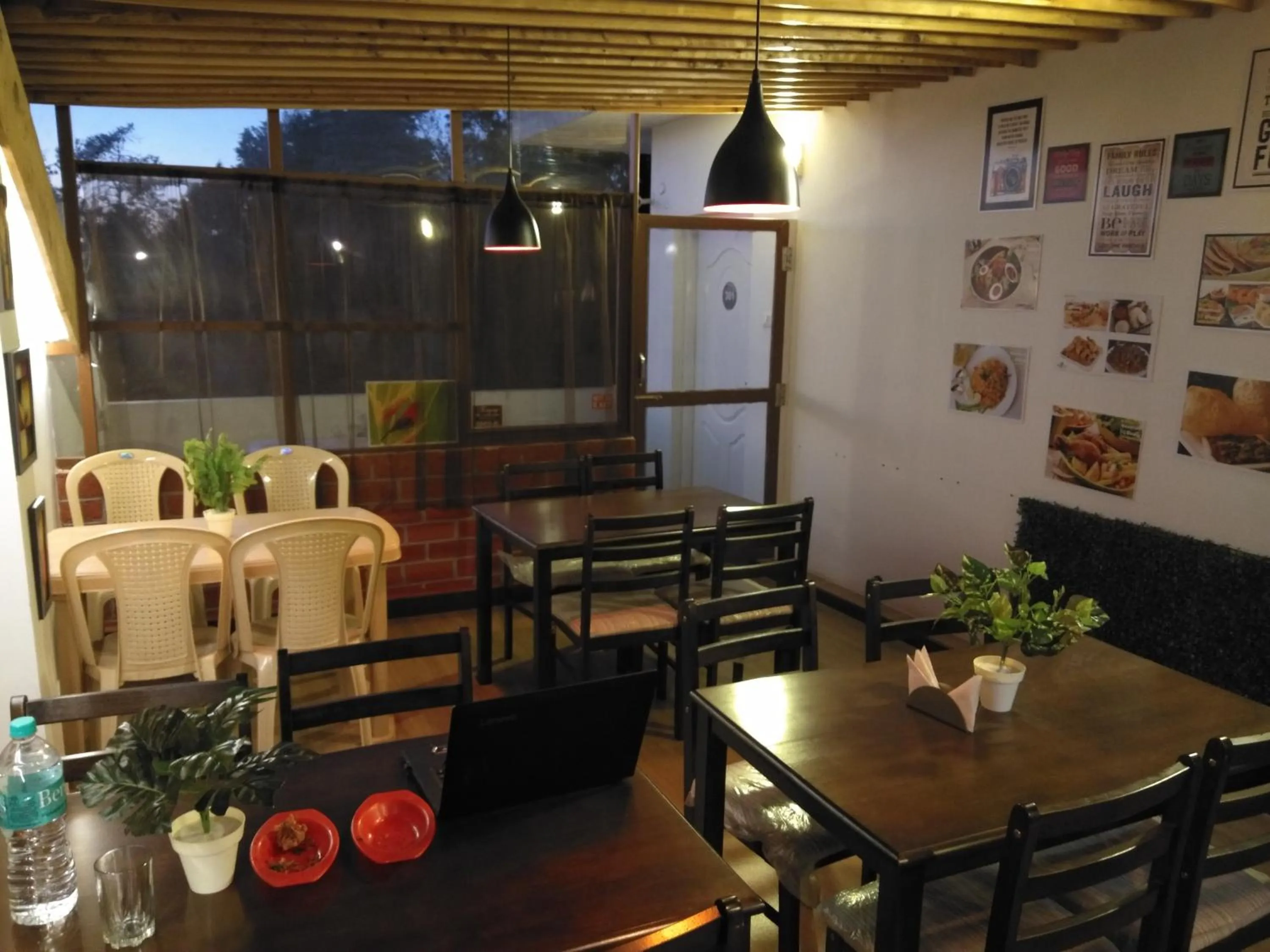 Breakfast in Drizzle Drop Inn