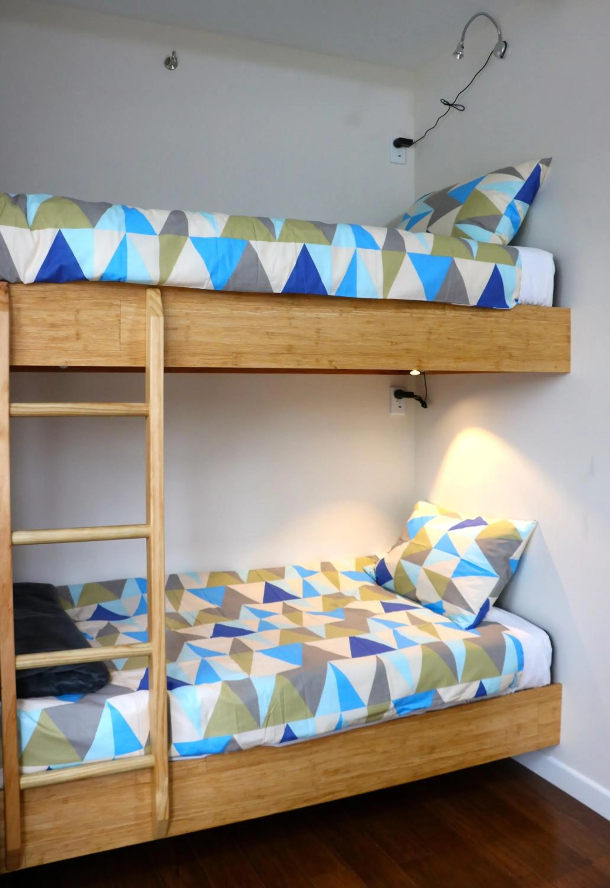 Bedroom, Bed in Oxford Queenette Backpackers