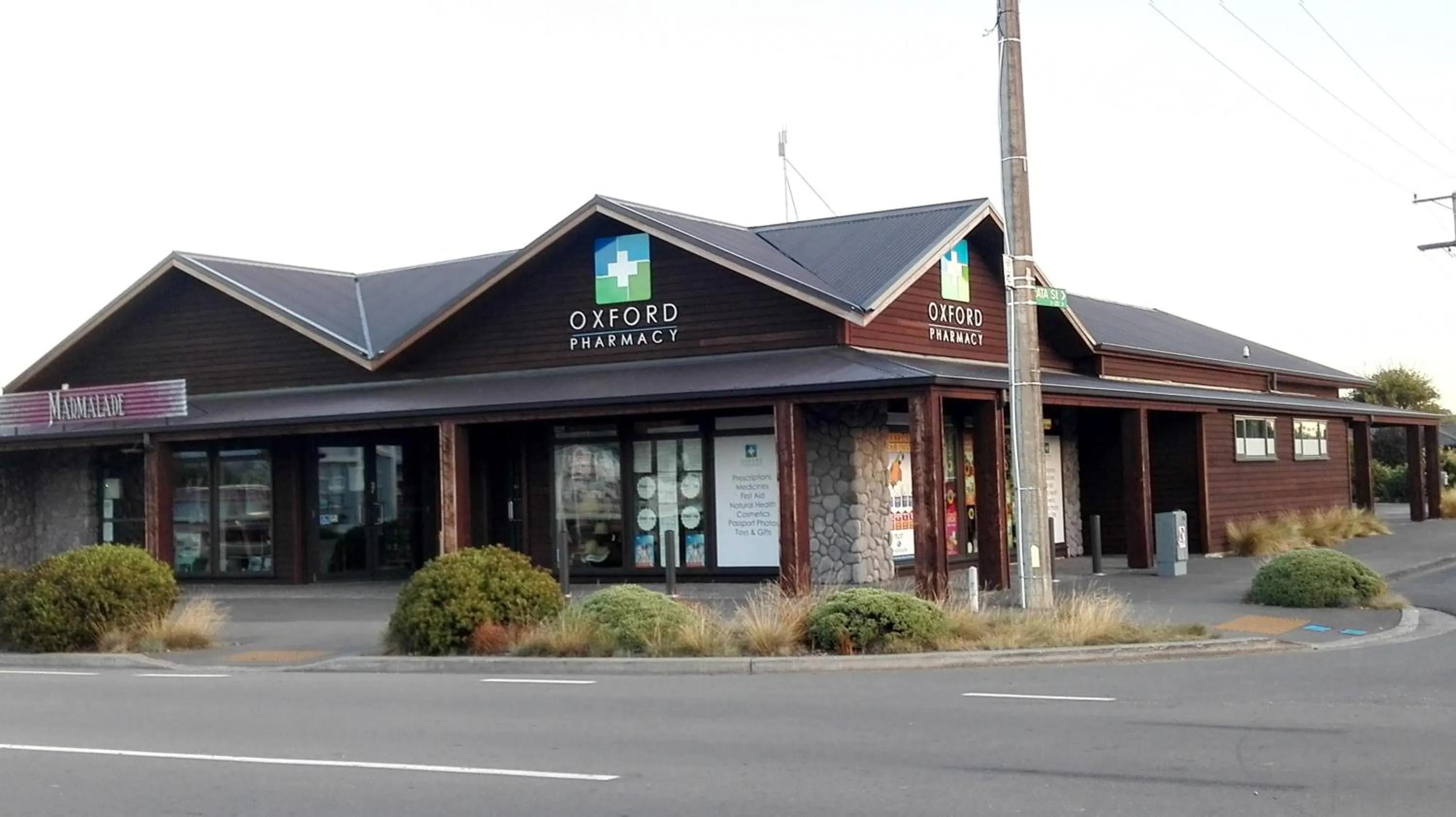 Shopping Area in Oxford Queenette Backpackers