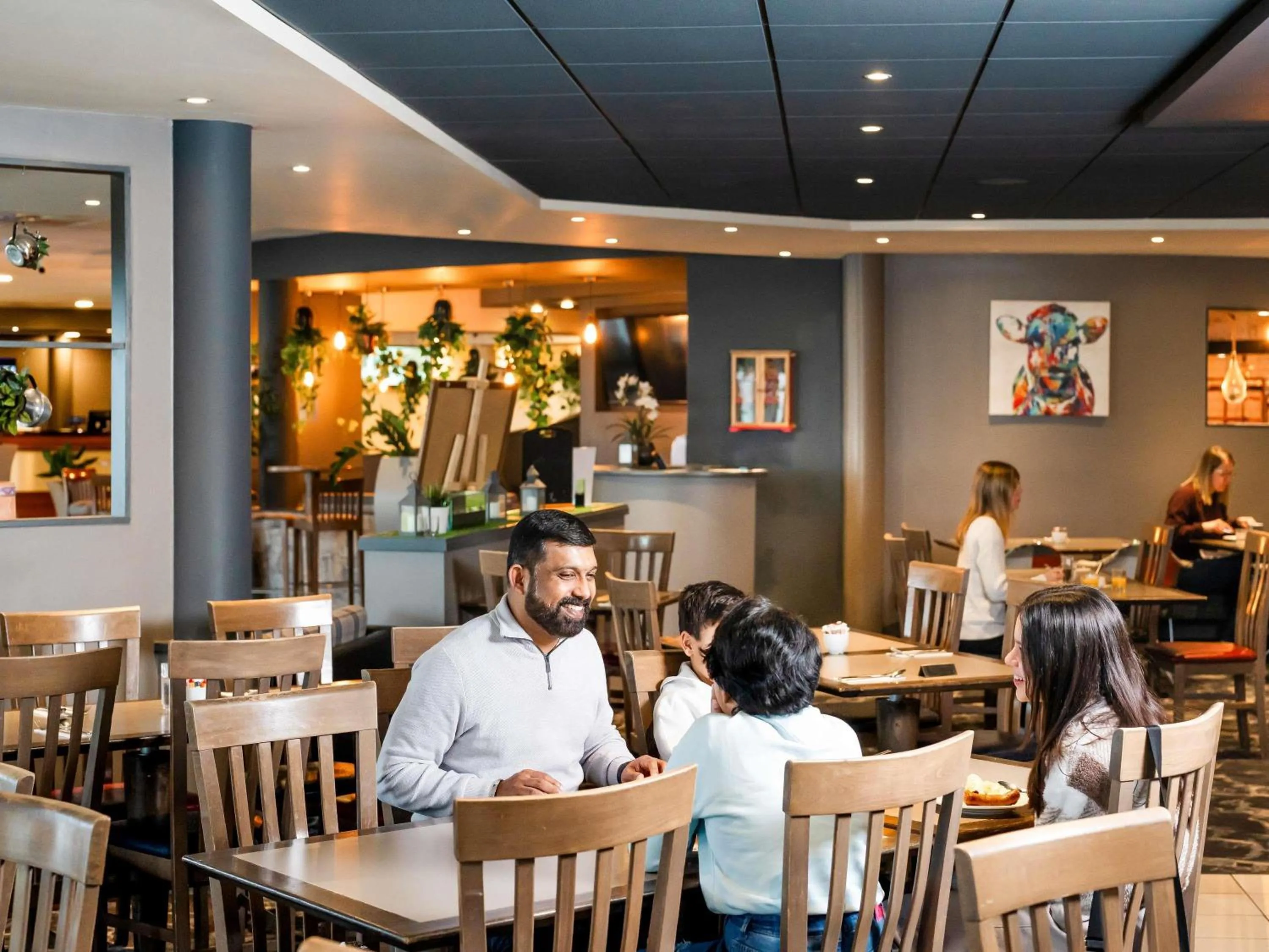 Restaurant/places to eat in Novotel Milton Keynes