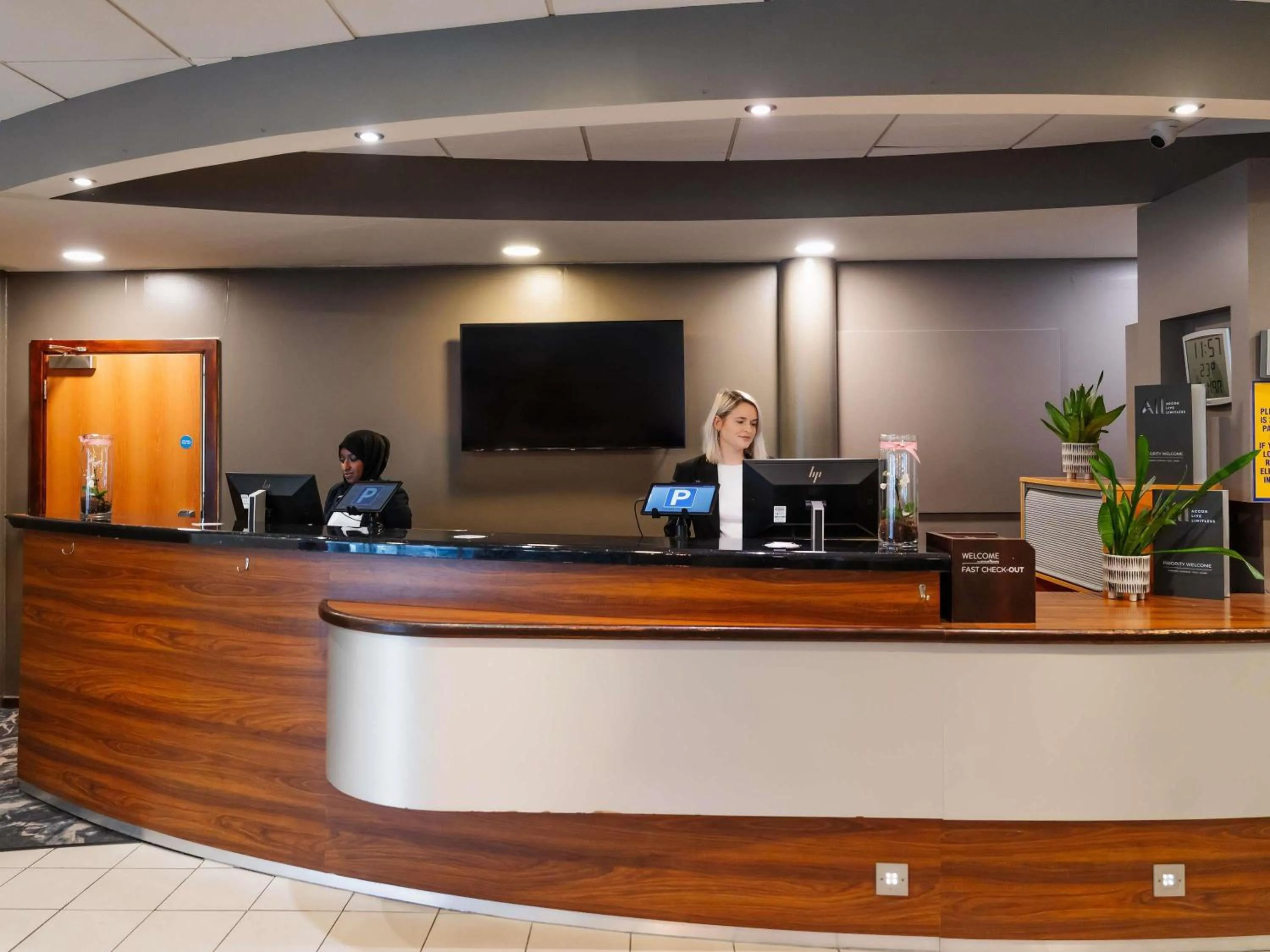 Property building in Novotel Milton Keynes