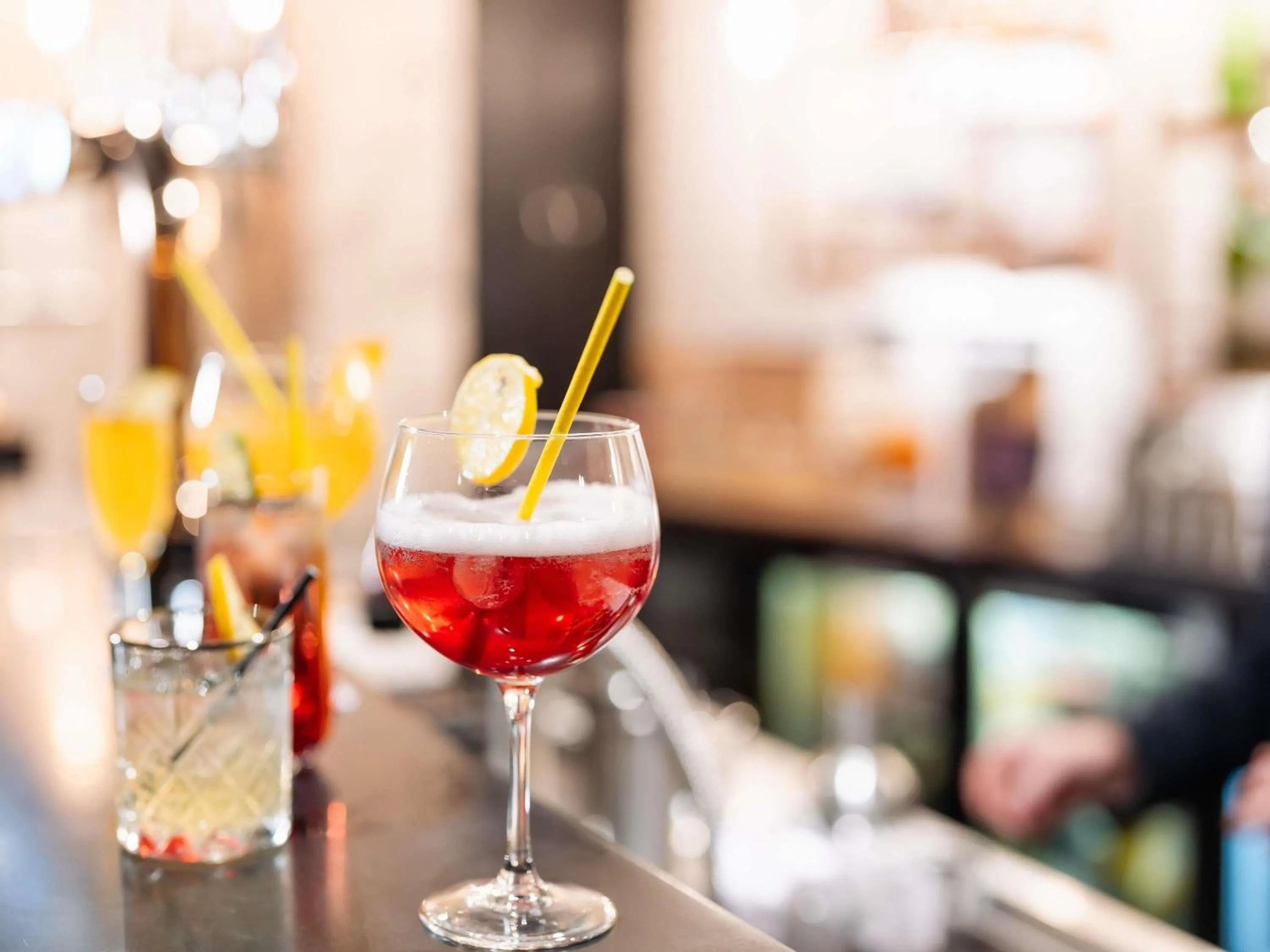 Lounge or bar in Novotel Milton Keynes