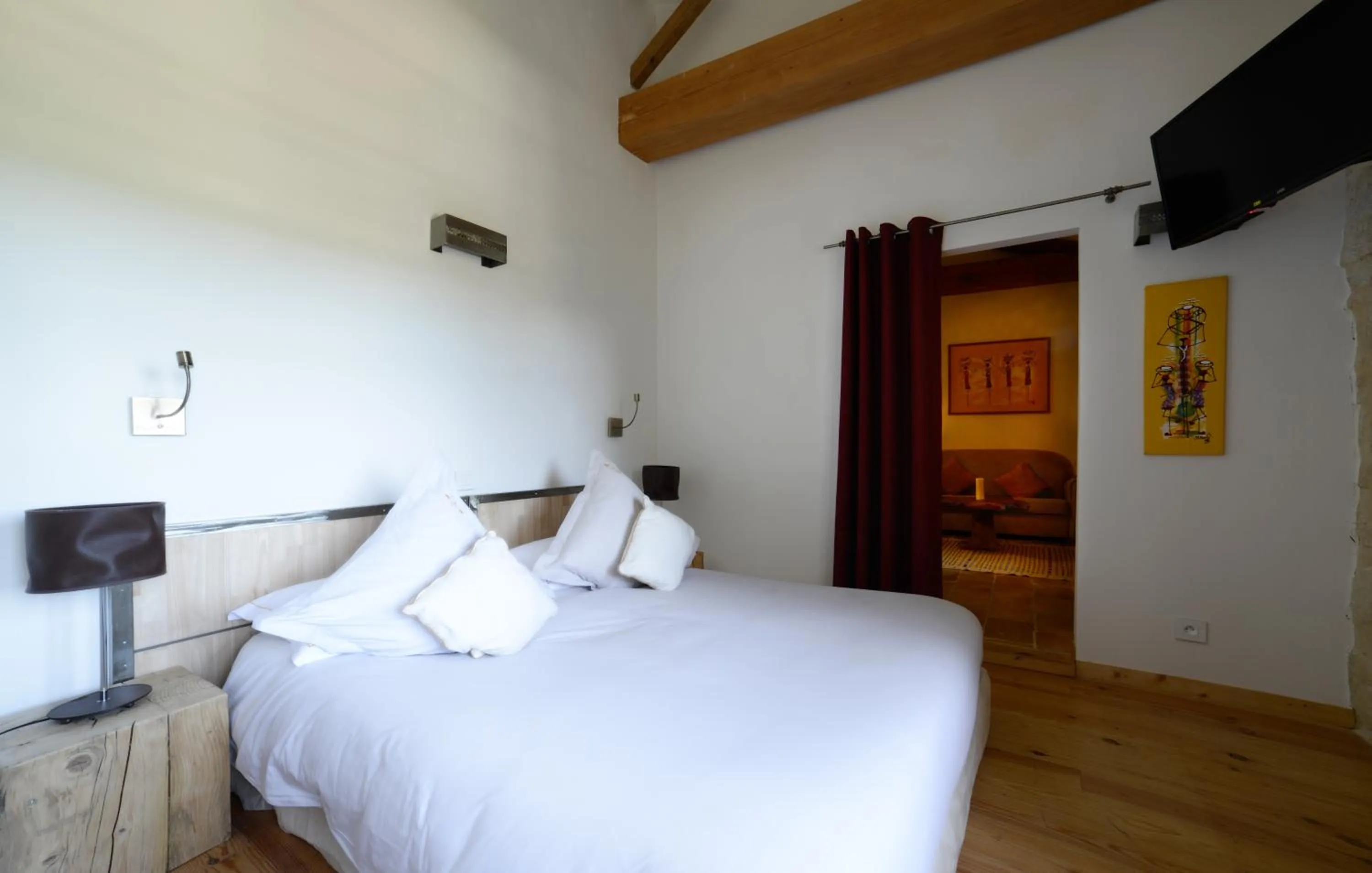Bedroom, Bed in Château de Pondres