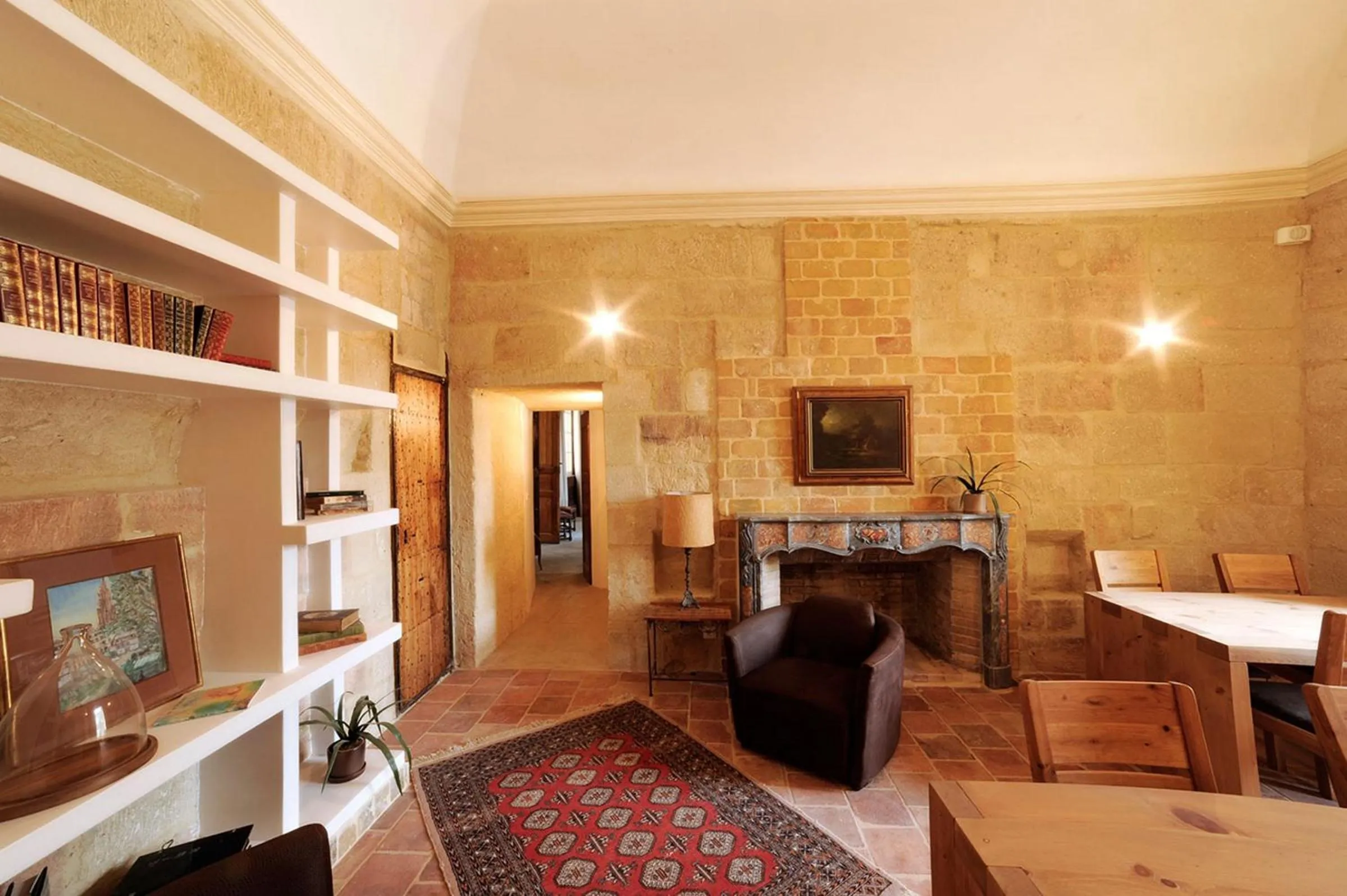 Library in Château de Pondres