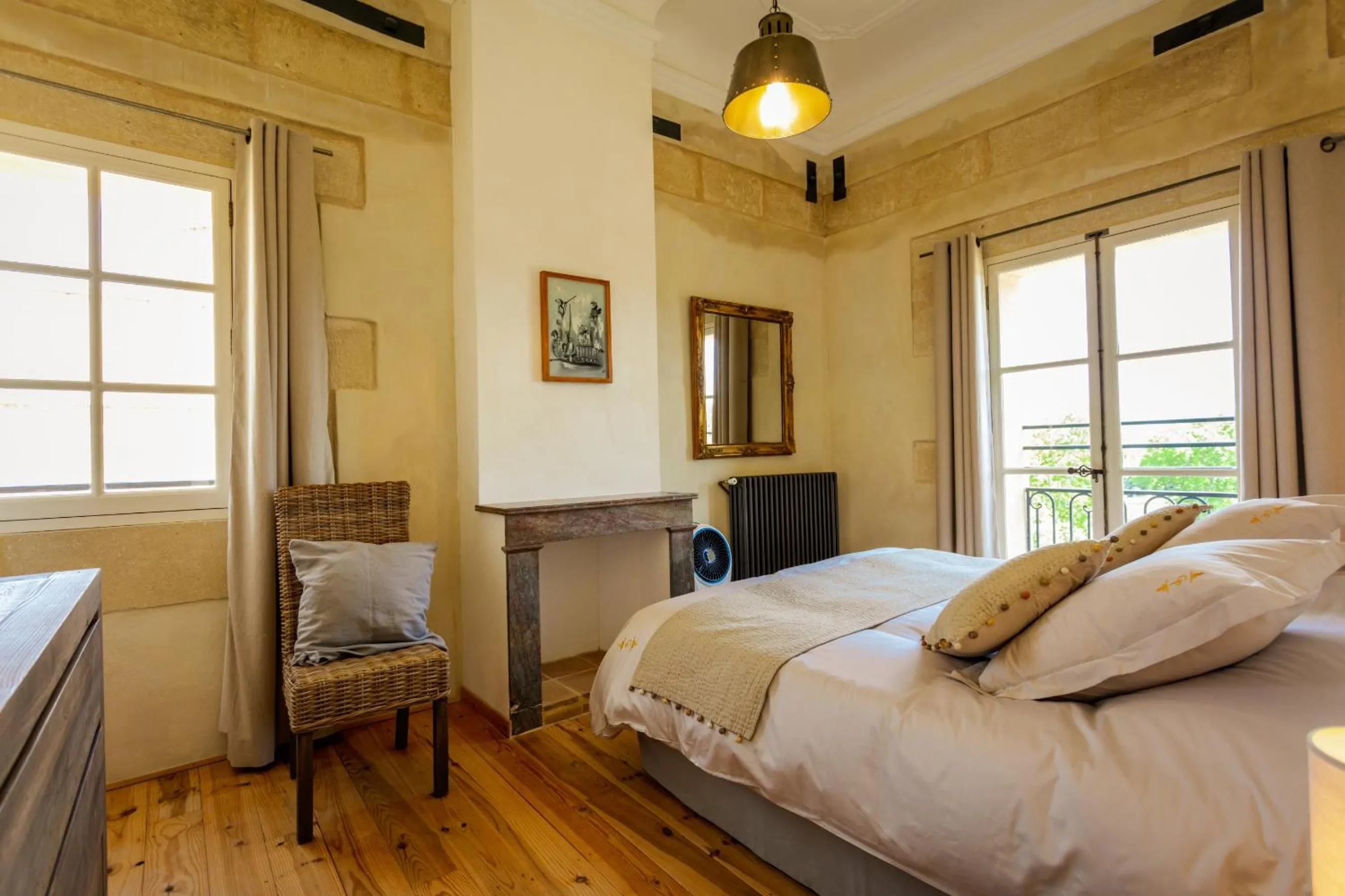 Photo of the whole room, Bed in Château de Pondres